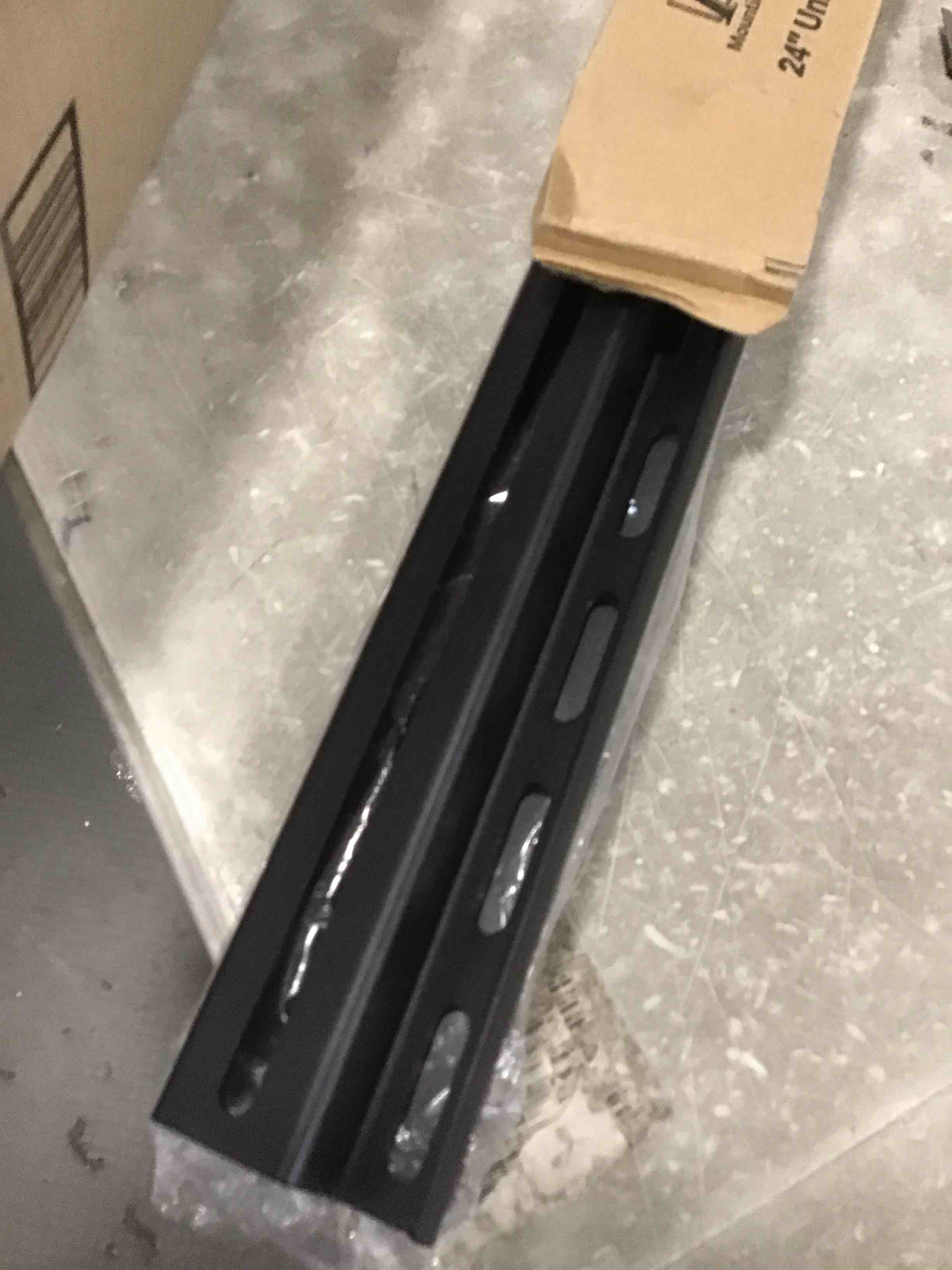 https://s3.amazonaws.com/lotting-images-prod/bidfta/YEL6600675_1716058692302.jpeg