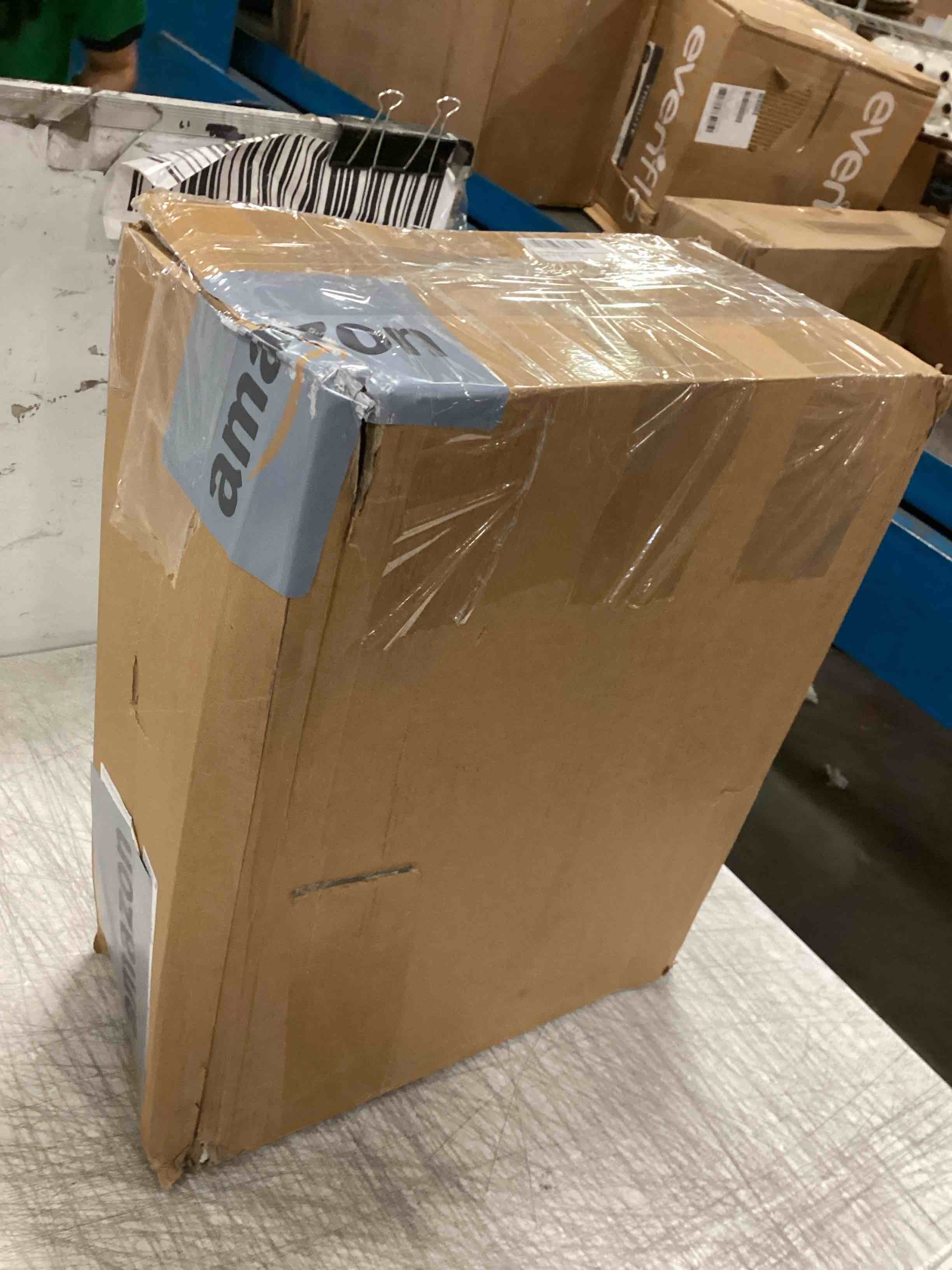 https://s3.amazonaws.com/lotting-images-prod/bidfta/YEL6603375_1716551821052.jpeg