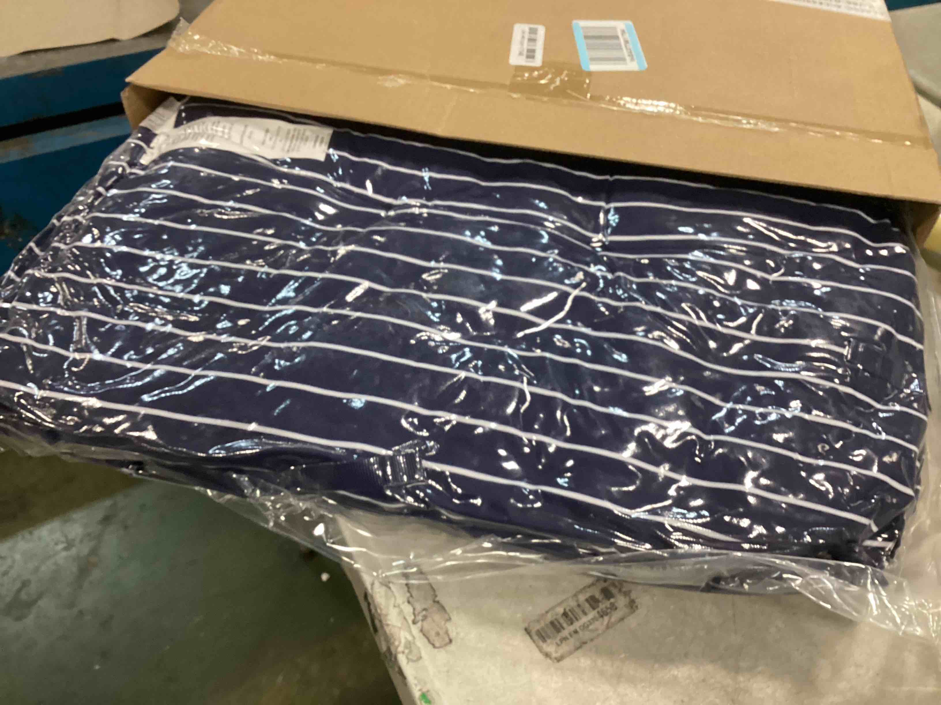https://s3.amazonaws.com/lotting-images-prod/bidfta/YEL6603515_1715709250359.jpeg