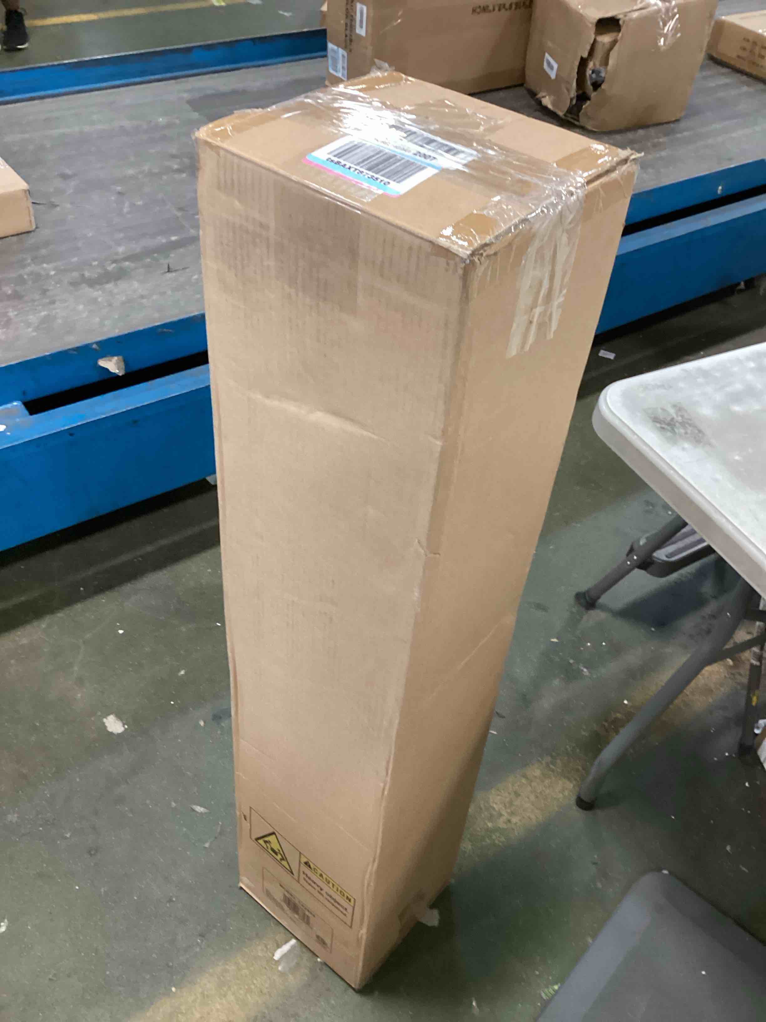 https://s3.amazonaws.com/lotting-images-prod/bidfta/YEL6603997_1715863494846.jpeg