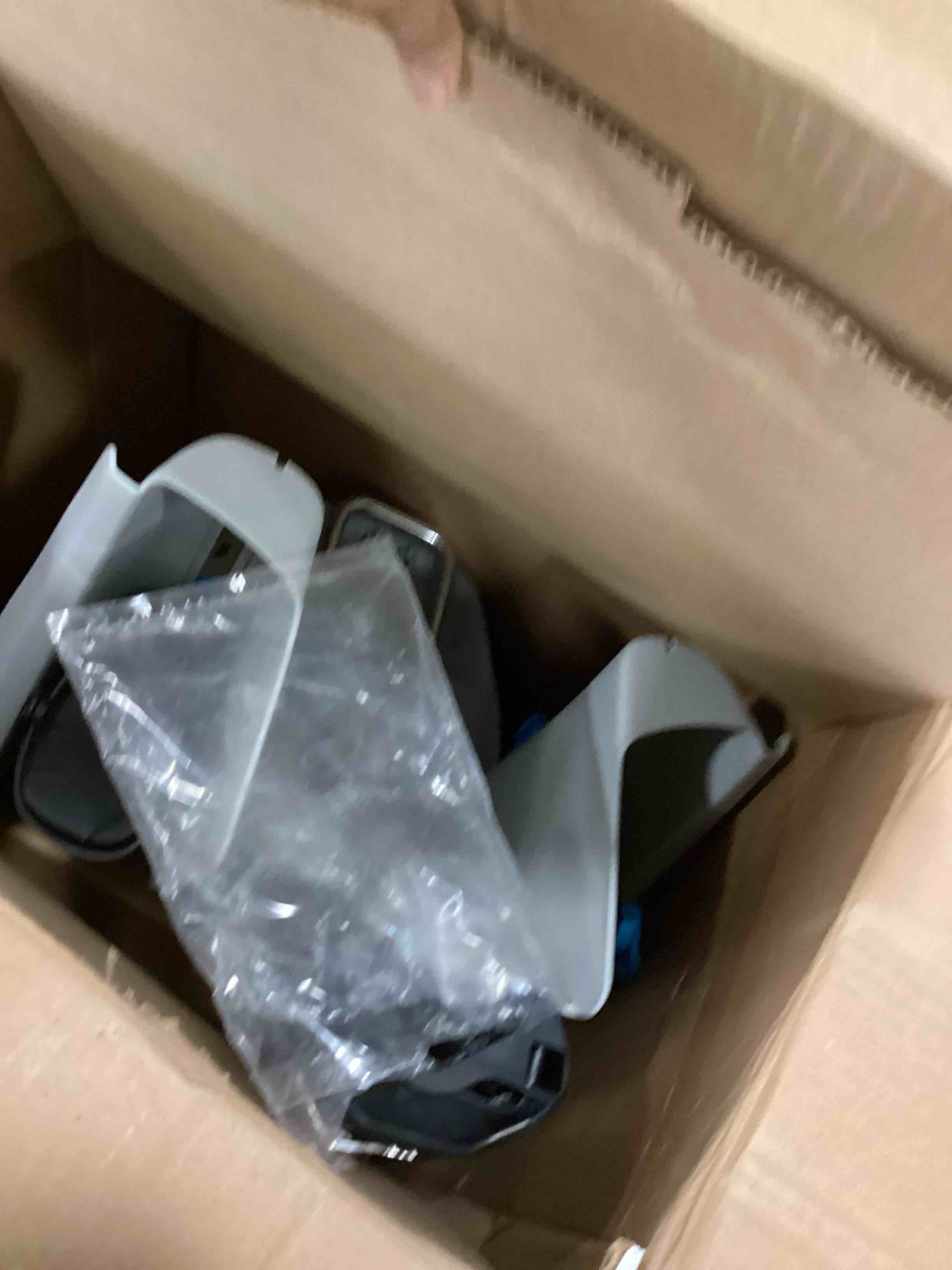 https://s3.amazonaws.com/lotting-images-prod/bidfta/YEL6604150_1715882173093.jpeg