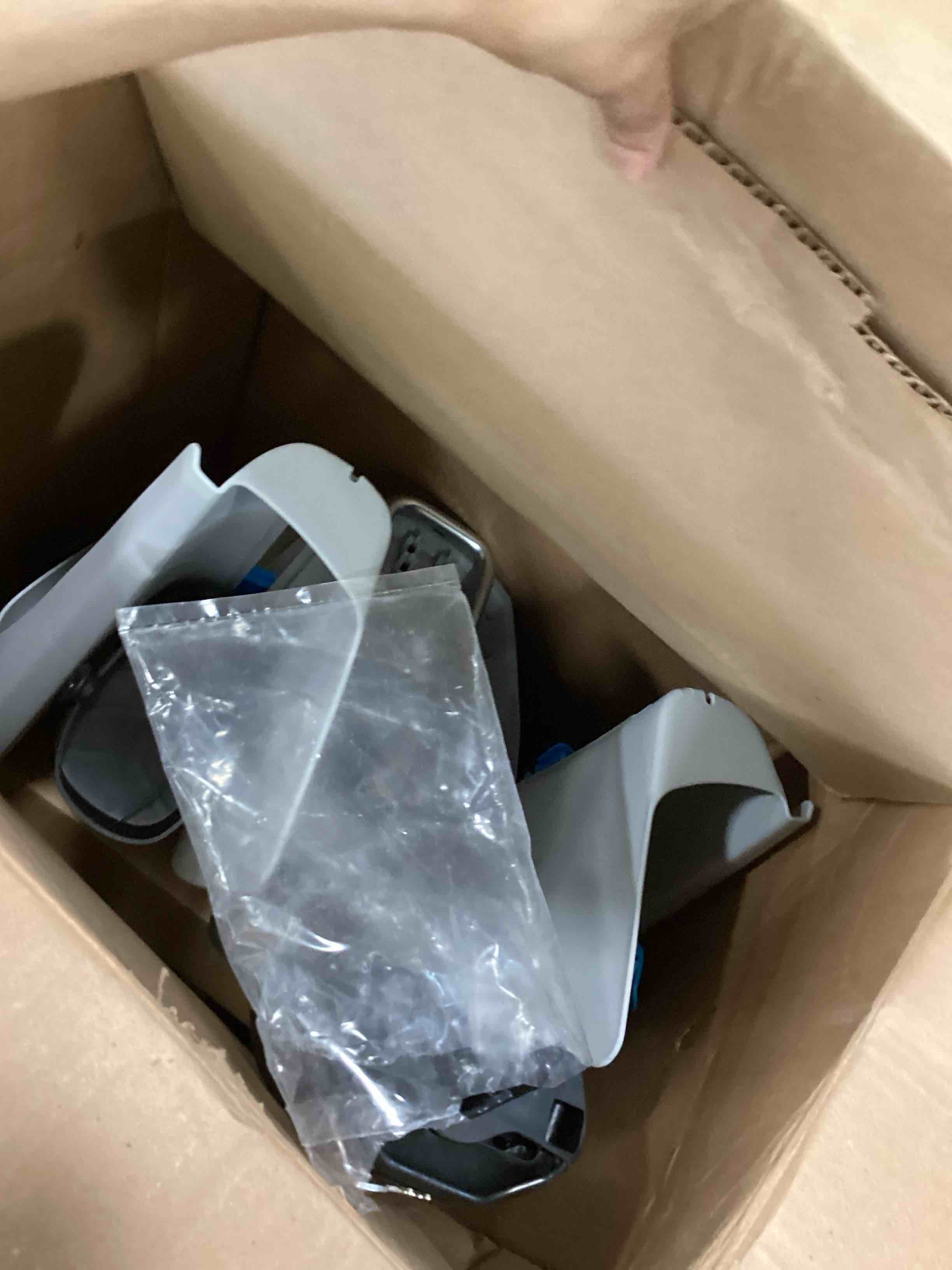 https://s3.amazonaws.com/lotting-images-prod/bidfta/YEL6604150_1715882173979.jpeg
