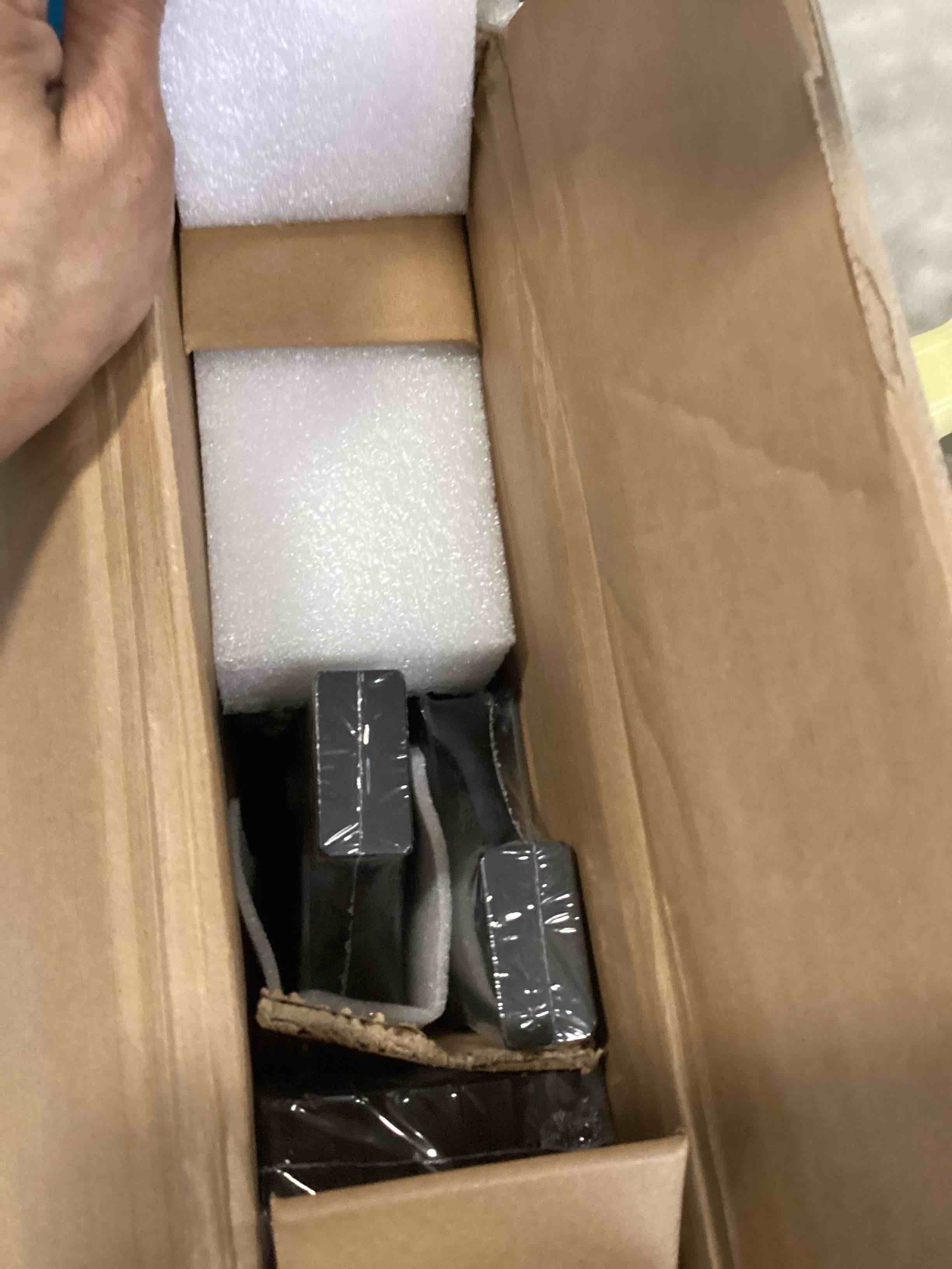https://s3.amazonaws.com/lotting-images-prod/bidfta/YEL6604161_1715883353366.jpeg