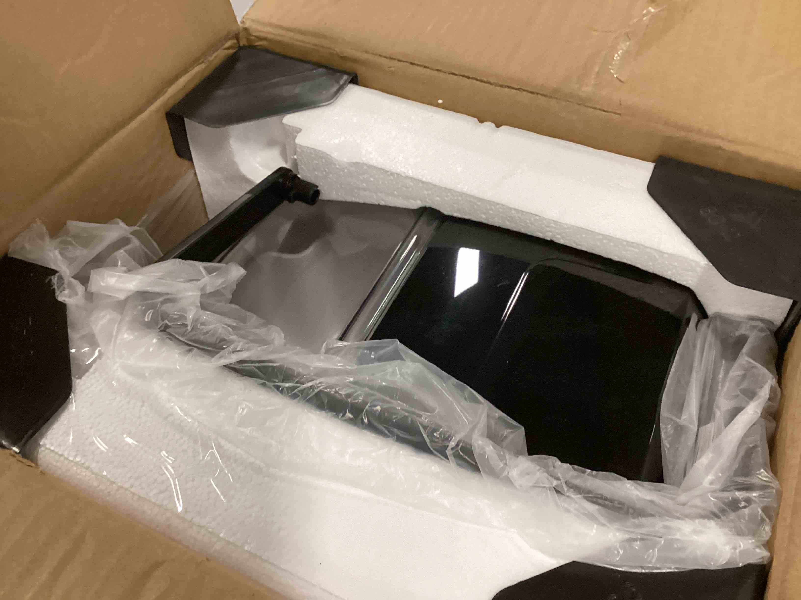 https://s3.amazonaws.com/lotting-images-prod/bidfta/YEL6604276_1715946105540.jpeg