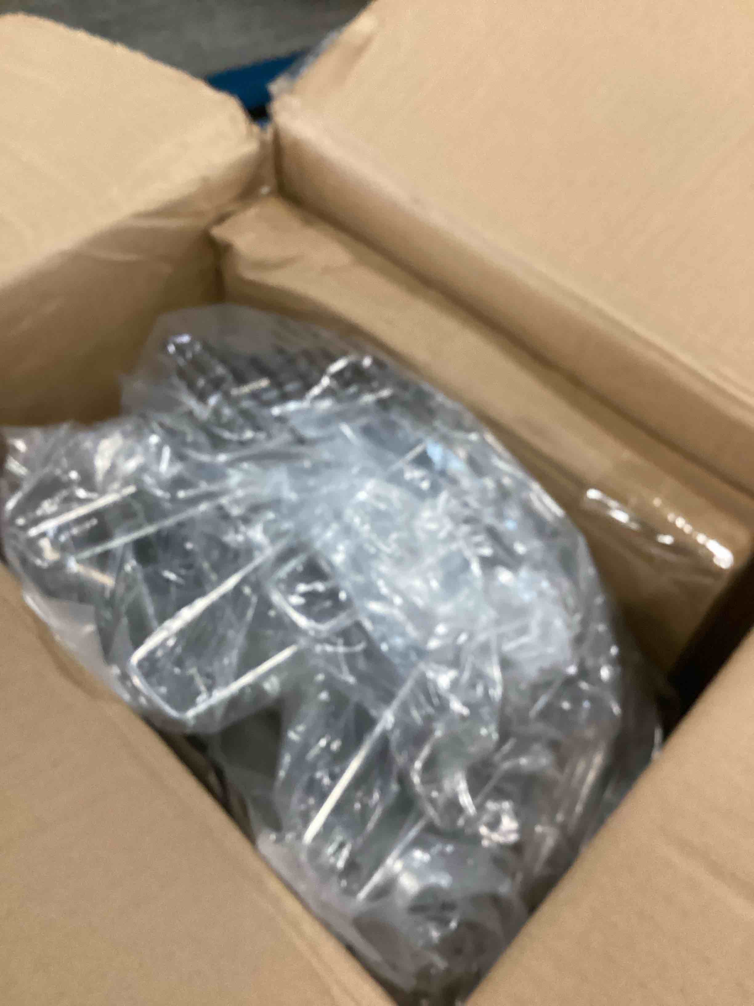 https://s3.amazonaws.com/lotting-images-prod/bidfta/YEL6604899_1716211202591.jpeg