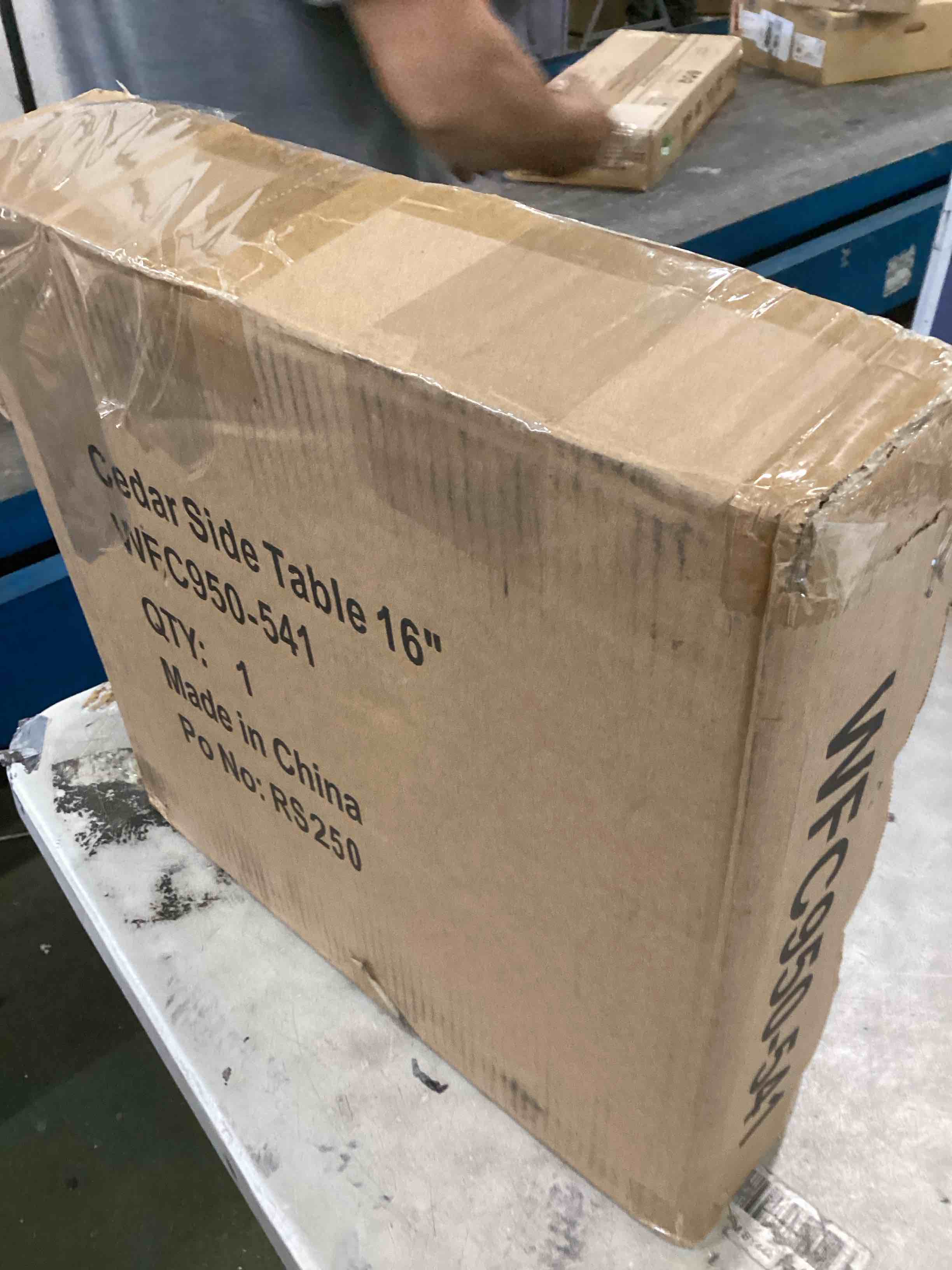 https://s3.amazonaws.com/lotting-images-prod/bidfta/YEL6604901_1716211408929.jpeg