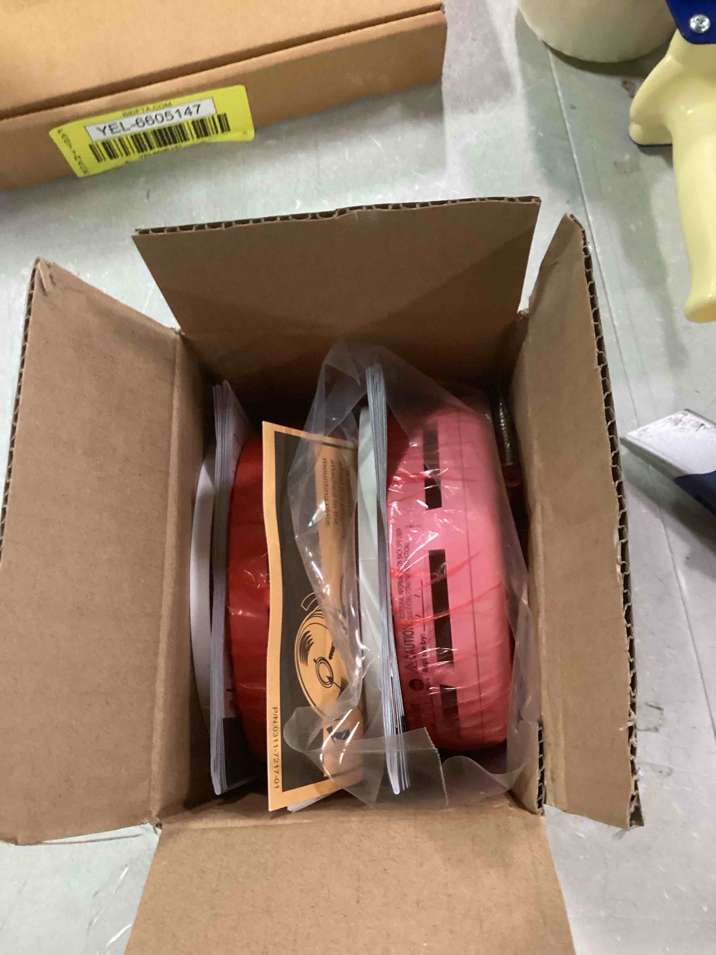 https://s3.amazonaws.com/lotting-images-prod/bidfta/YEL6605148_1716388589625.jpeg