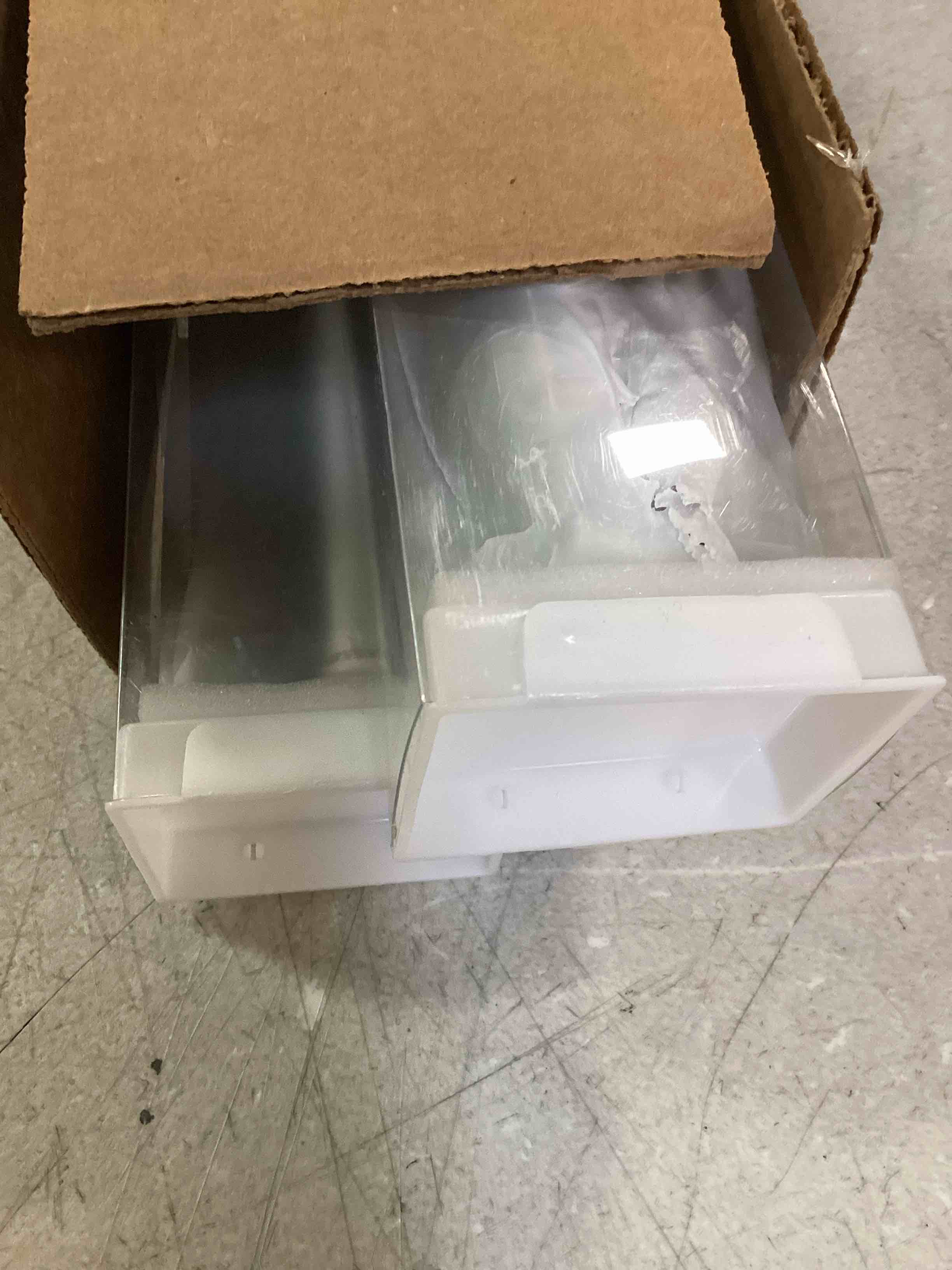 https://s3.amazonaws.com/lotting-images-prod/bidfta/YEL6606431_1717090633480.jpeg
