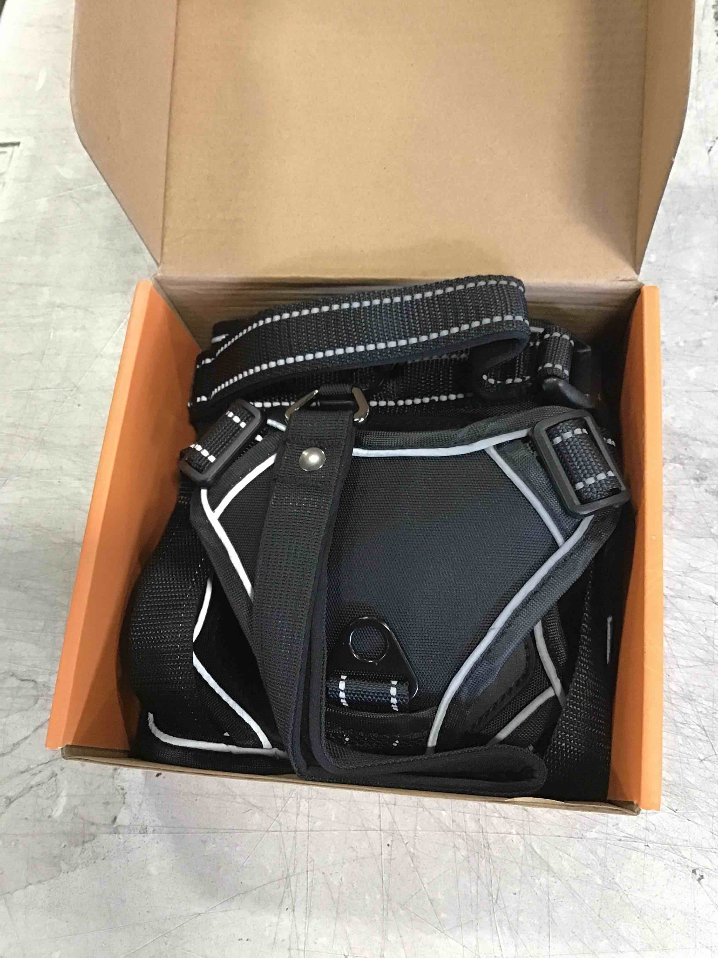 https://s3.amazonaws.com/lotting-images-prod/bidfta/YEL6606787_1716229408619.jpeg