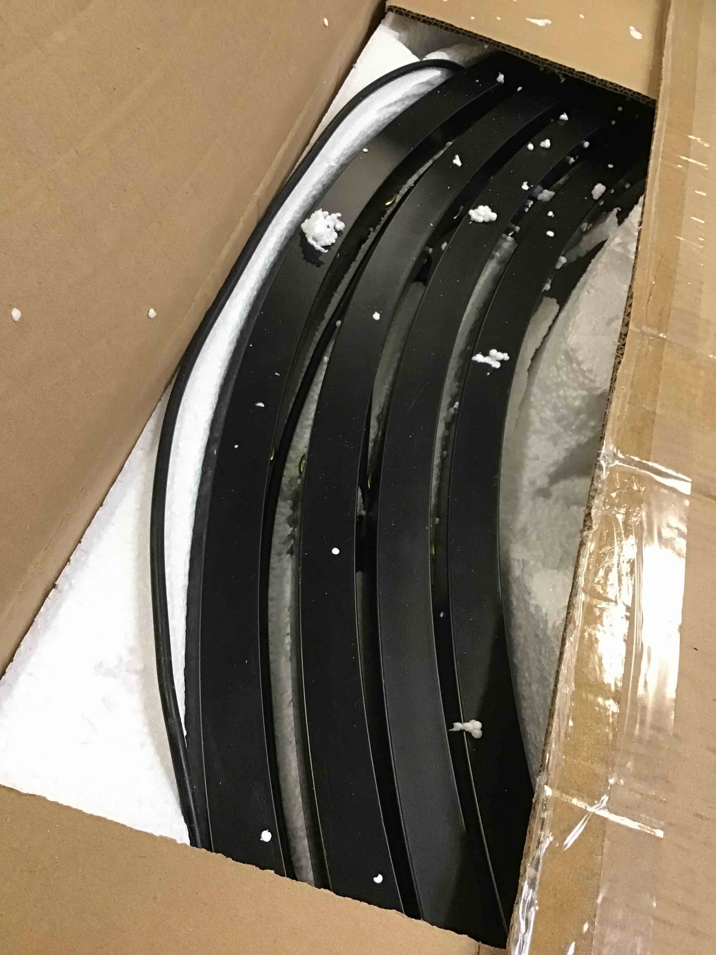https://s3.amazonaws.com/lotting-images-prod/bidfta/YEL6613593_1718825650229.jpeg