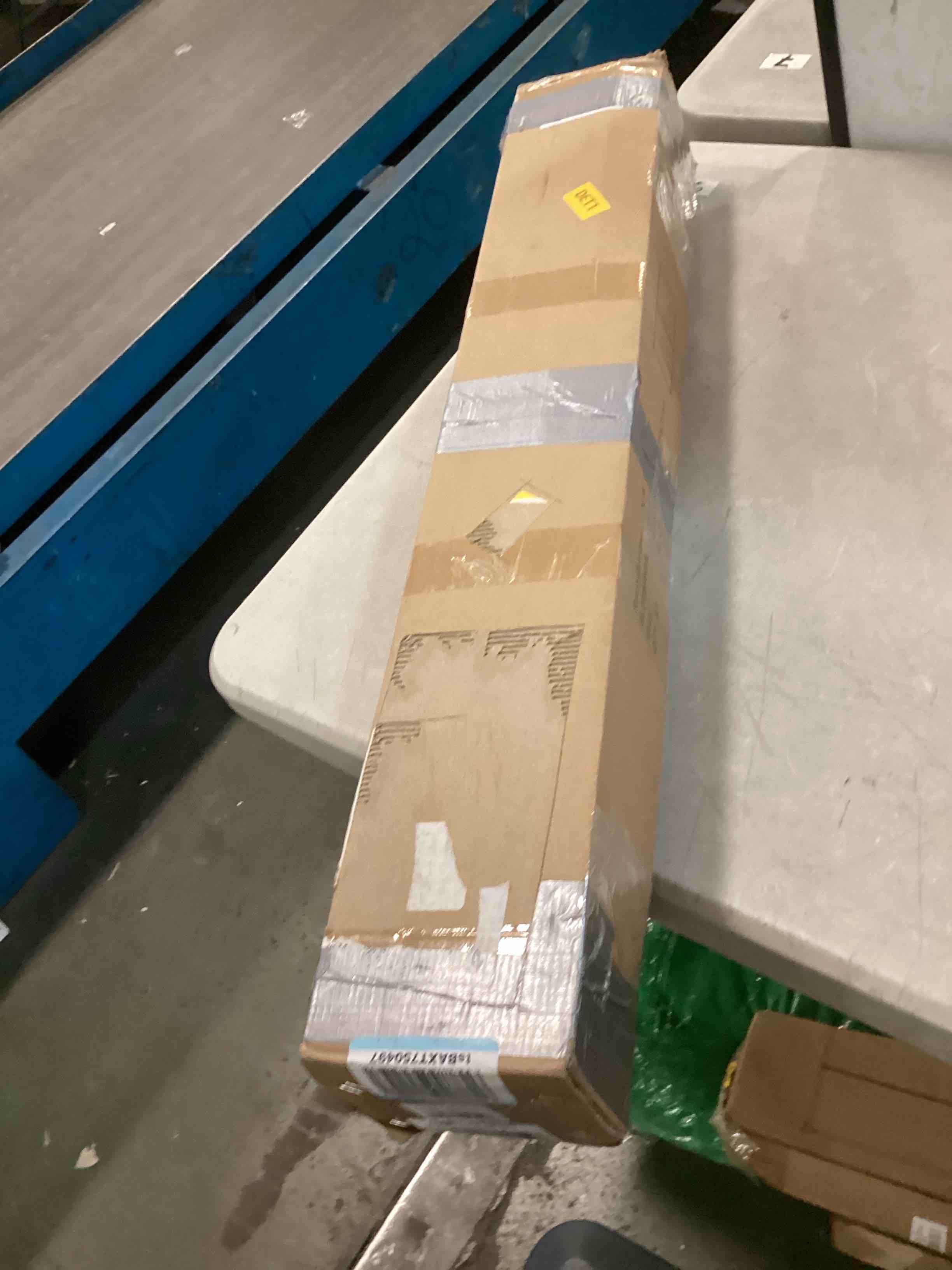 https://s3.amazonaws.com/lotting-images-prod/bidfta/YEL6614052_1718369090026.jpeg