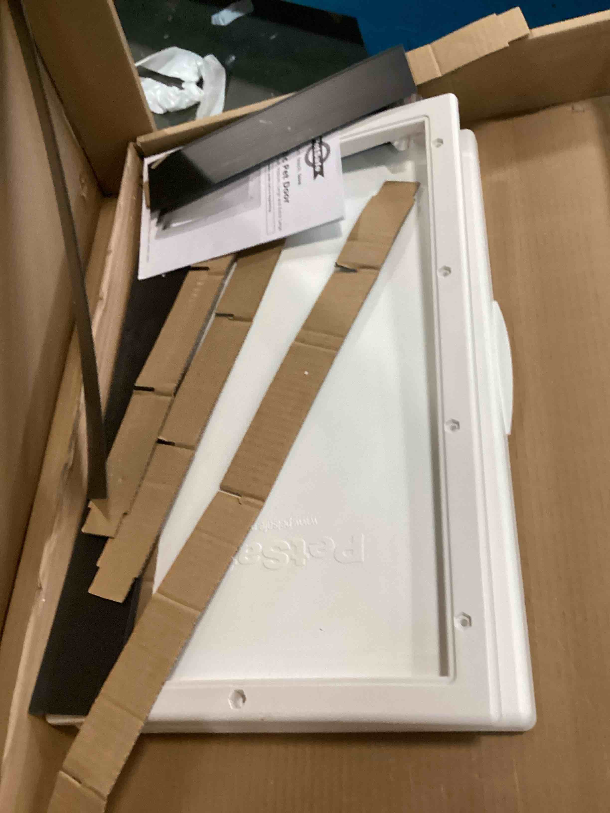 https://s3.amazonaws.com/lotting-images-prod/bidfta/YEL6614561_1718724465713.jpeg