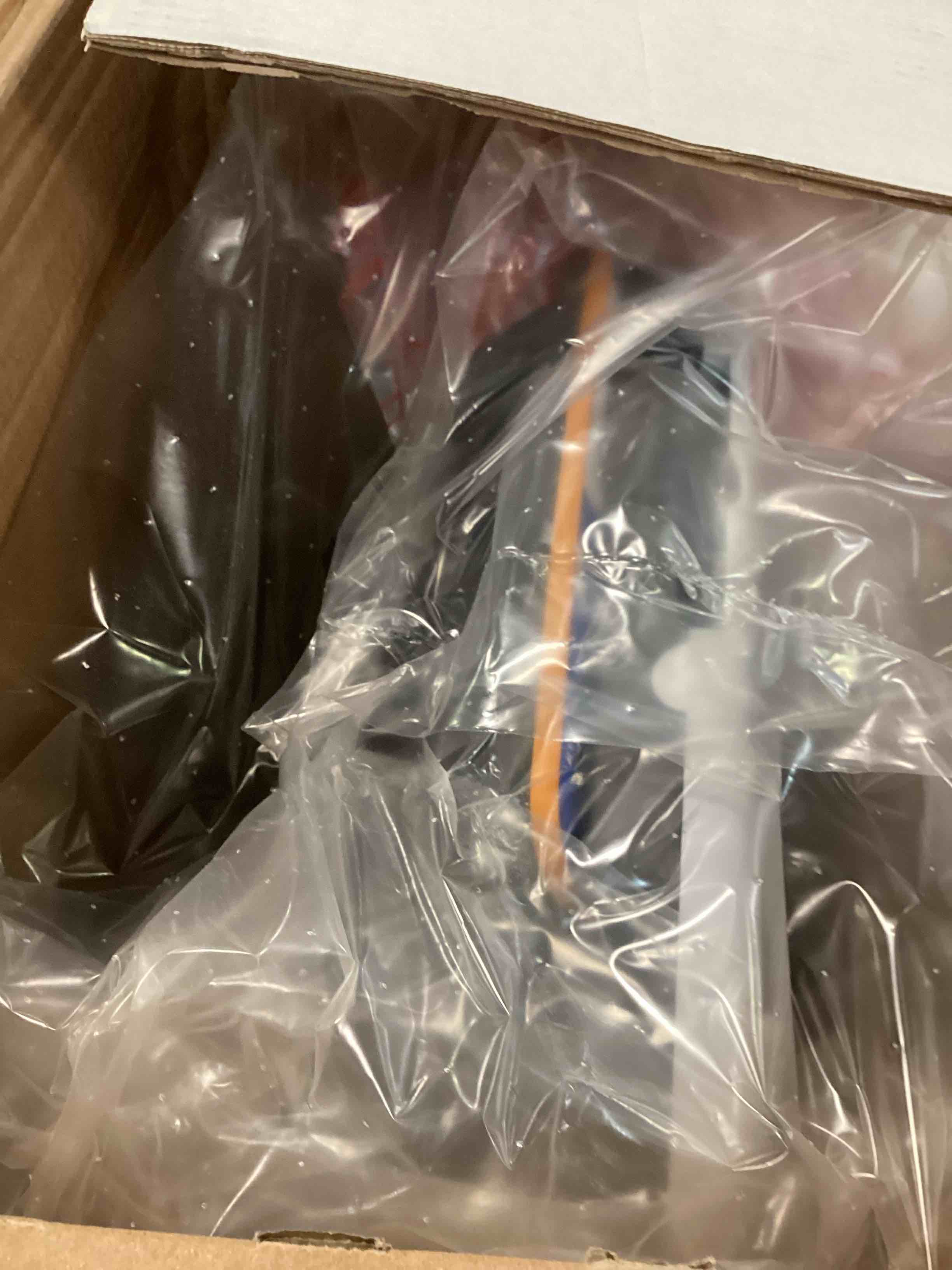 https://s3.amazonaws.com/lotting-images-prod/bidfta/YEL6615217_1718983981358.jpeg