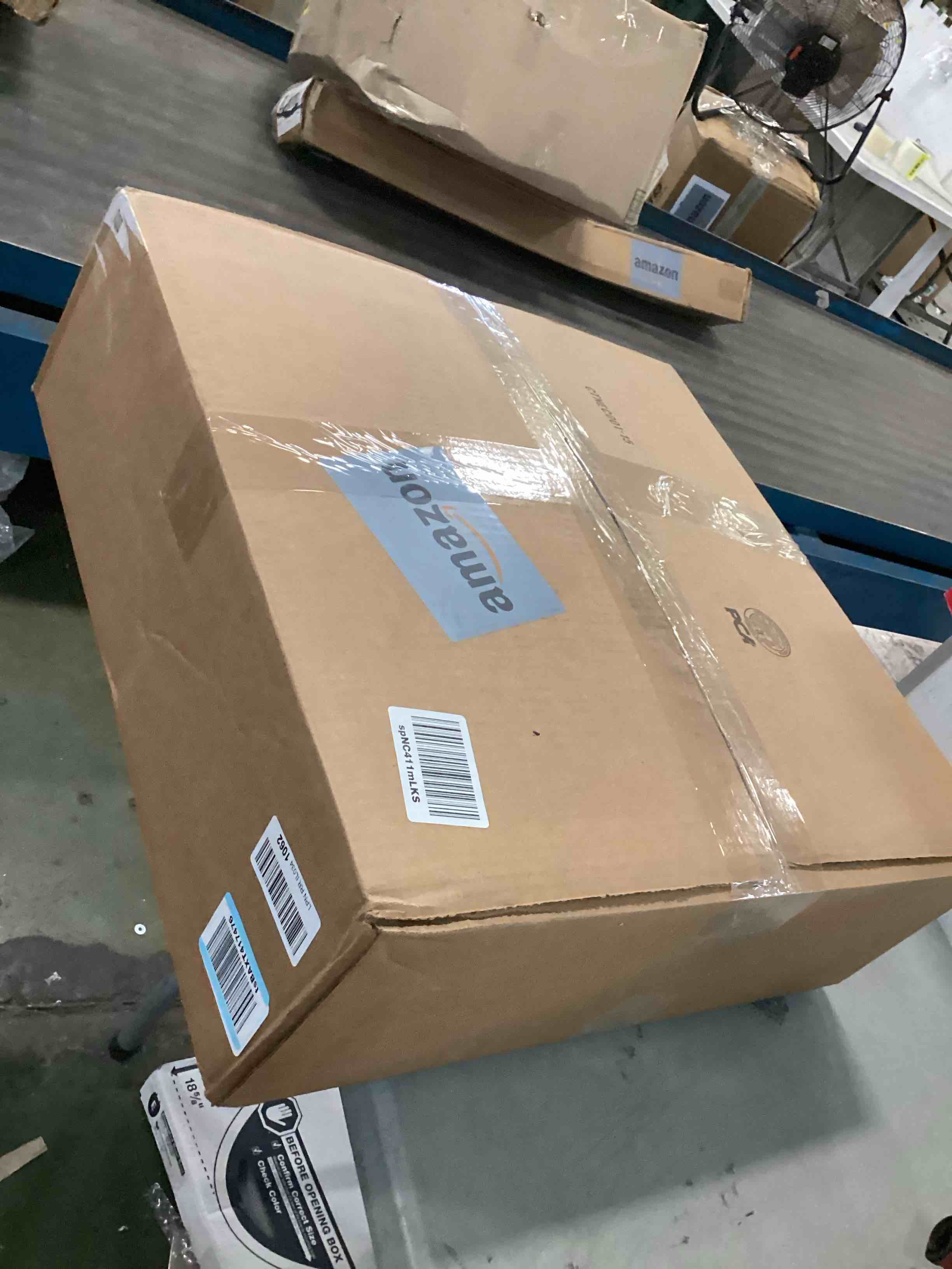 https://s3.amazonaws.com/lotting-images-prod/bidfta/YEL6615265_1718993047130.jpeg