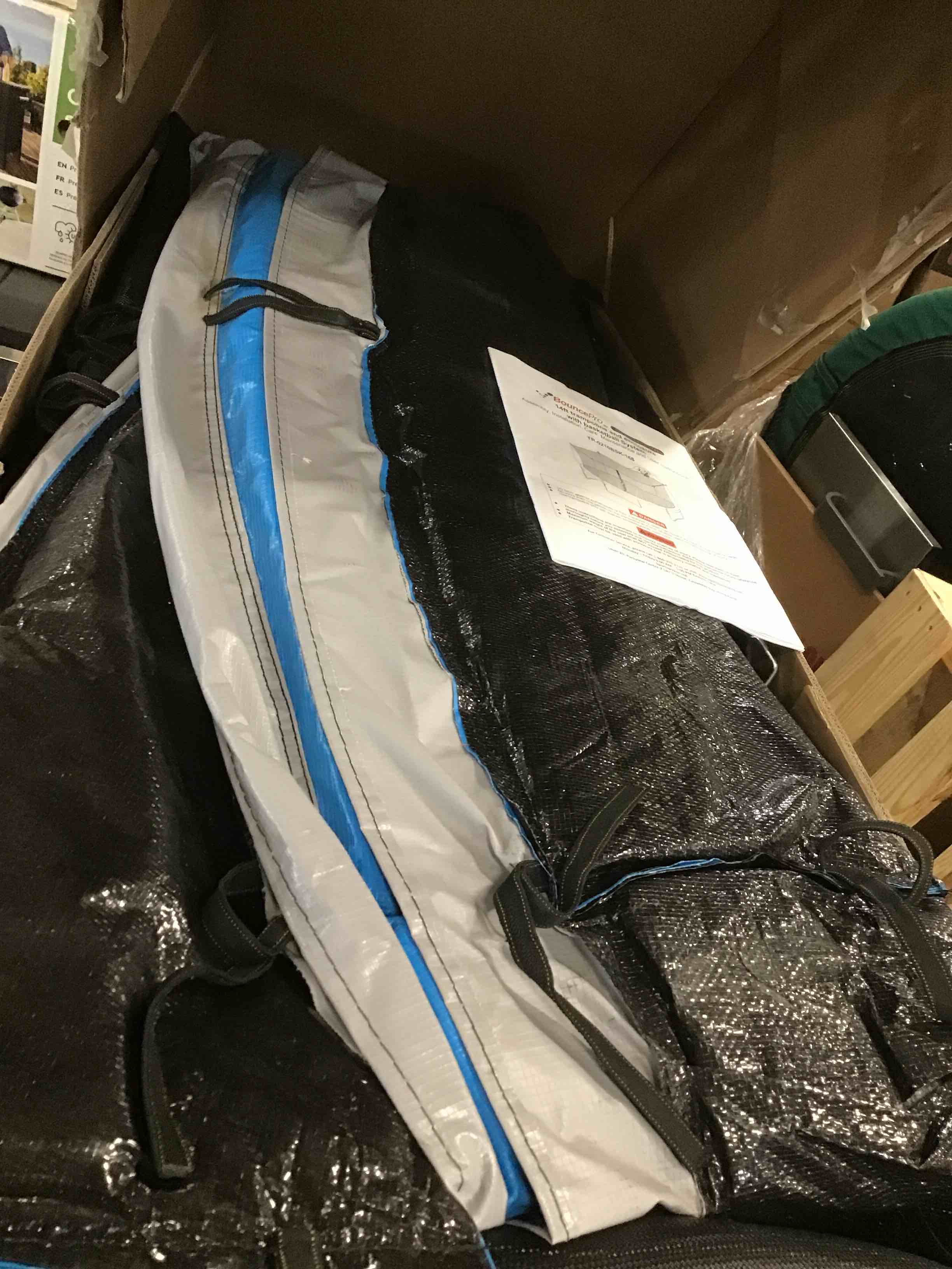 https://s3.amazonaws.com/lotting-images-prod/bidfta/YEL6615913_1718729921663.jpeg