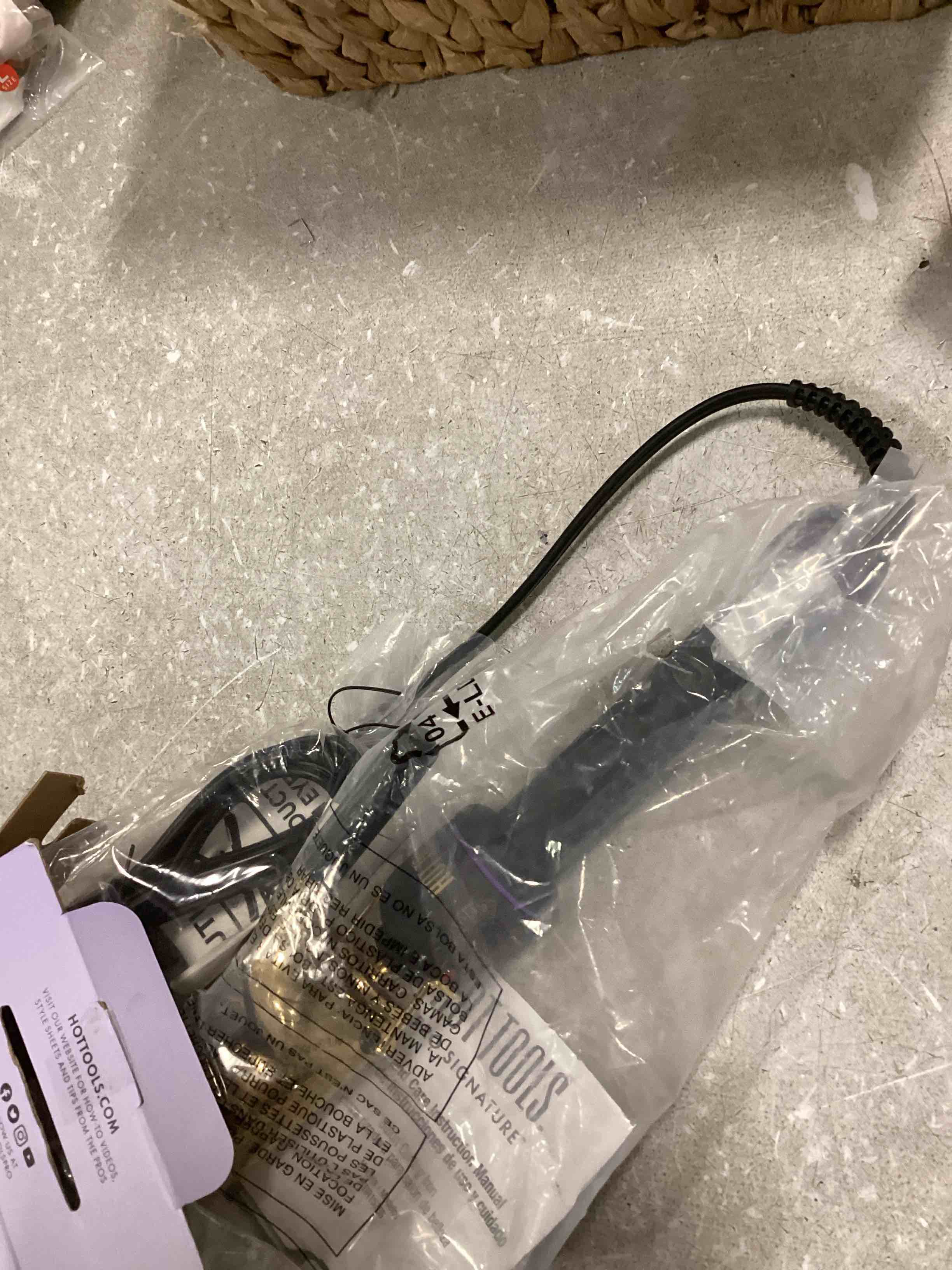 https://s3.amazonaws.com/lotting-images-prod/bidfta/YEL6619342_1719250220926.jpeg