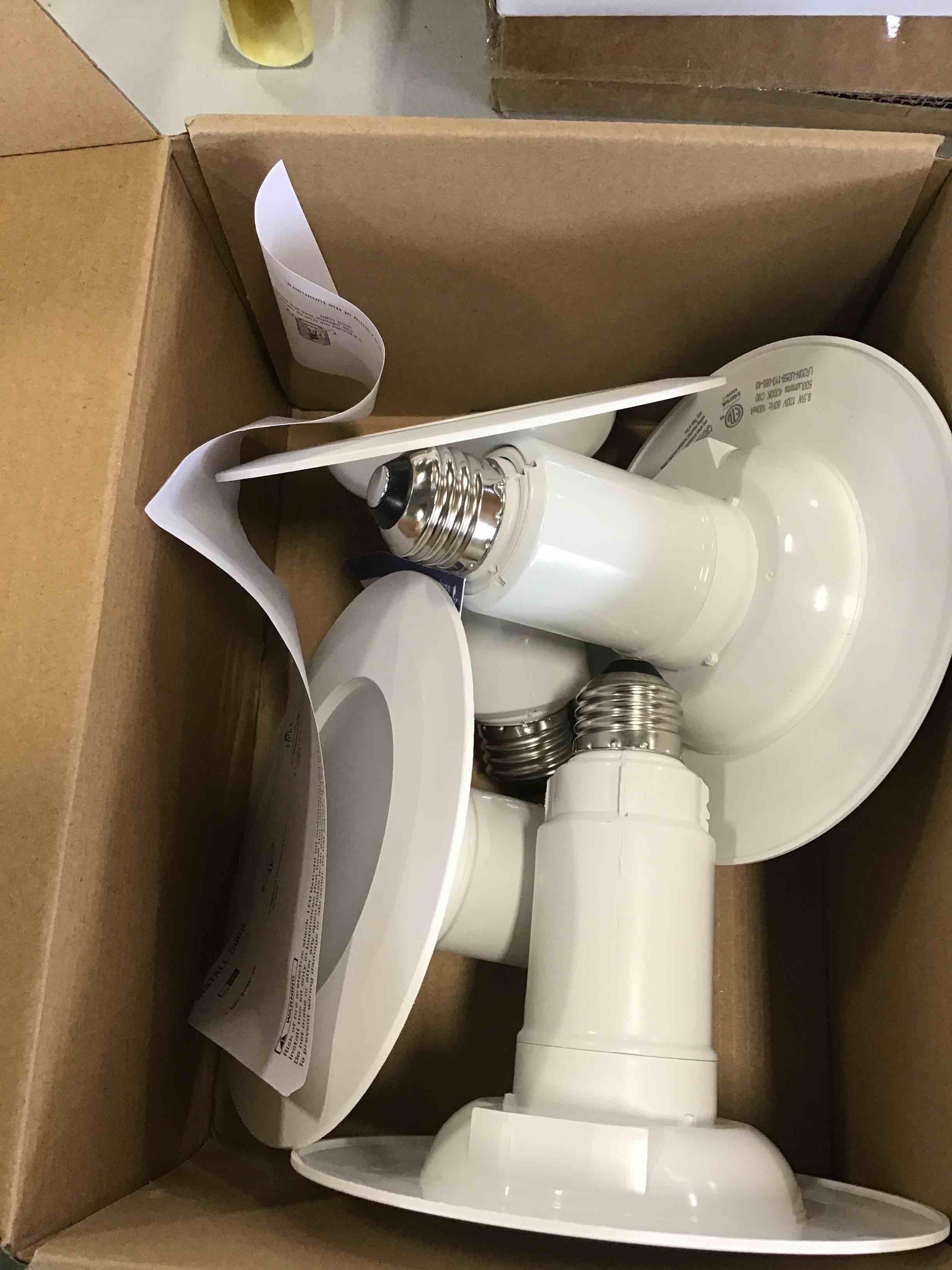 https://s3.amazonaws.com/lotting-images-prod/bidfta/YEL6619941_1715097056327.jpeg