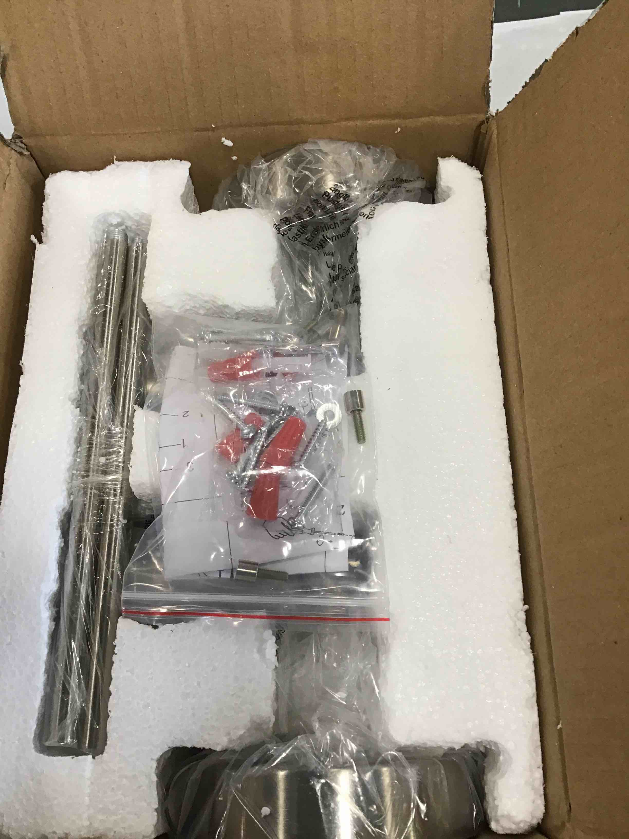 https://s3.amazonaws.com/lotting-images-prod/bidfta/YEL6620025_1715106280923.jpeg