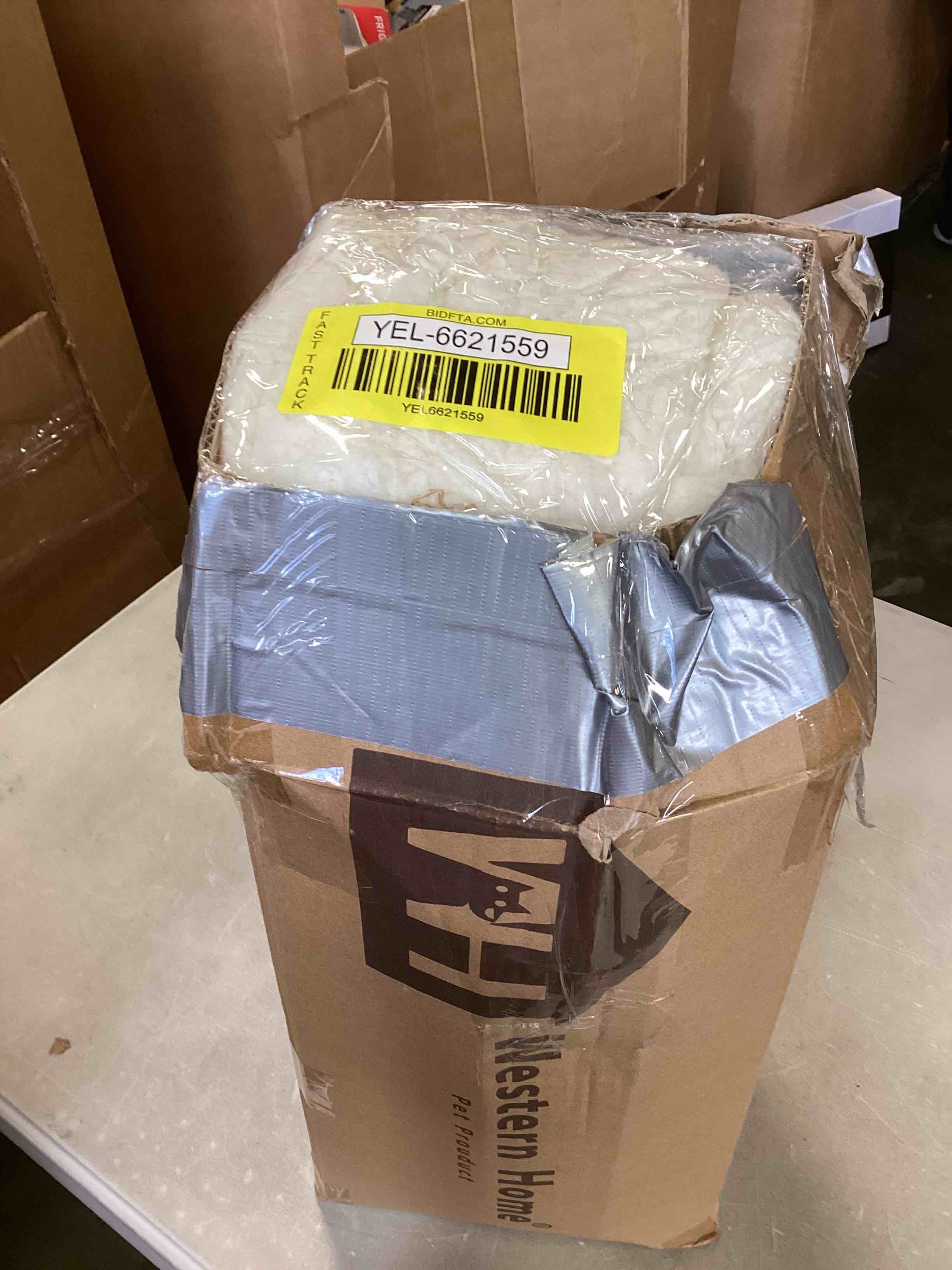 https://s3.amazonaws.com/lotting-images-prod/bidfta/YEL6621559_1715371253451.jpeg