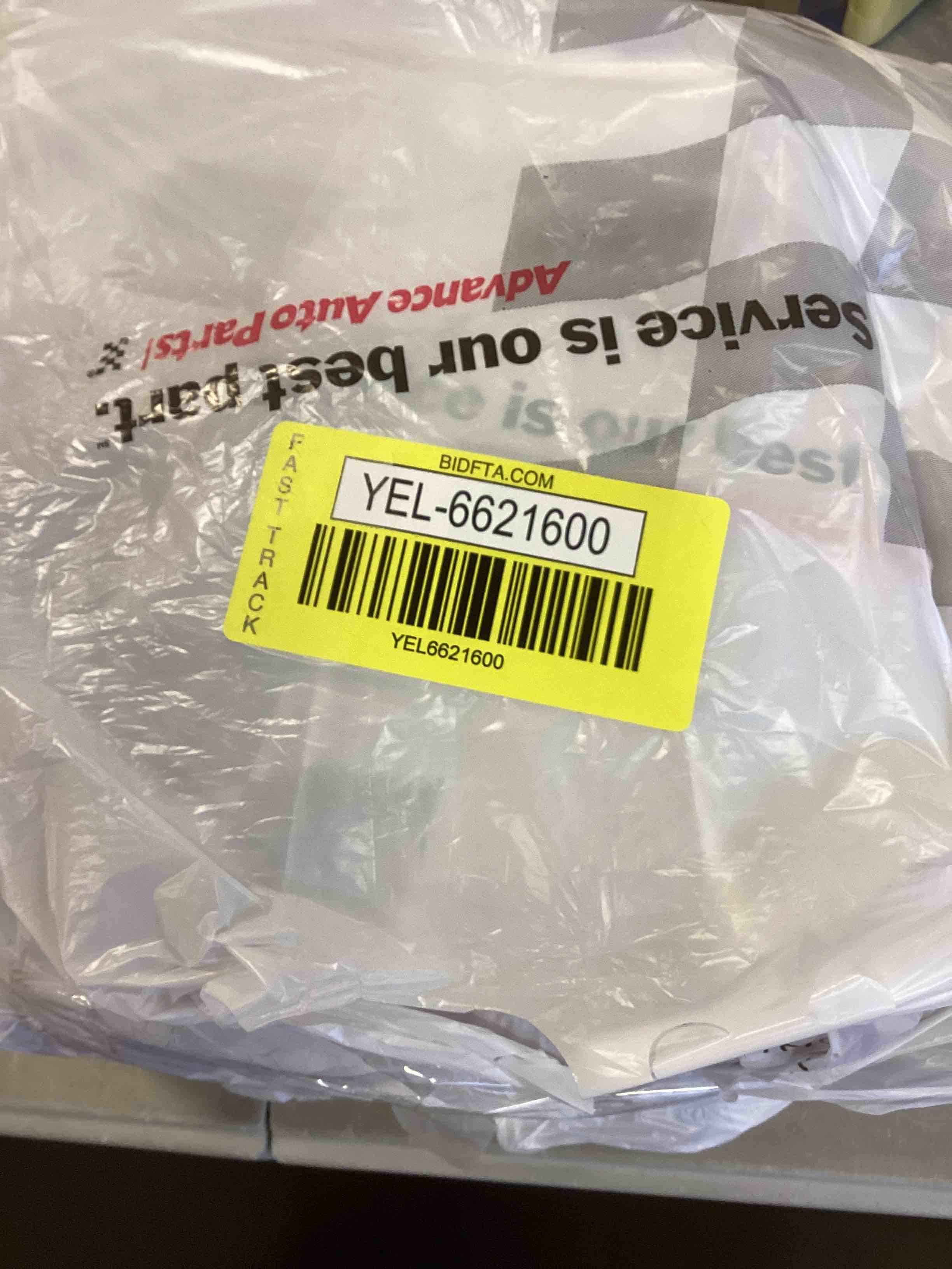 https://s3.amazonaws.com/lotting-images-prod/bidfta/YEL6621600_1715602478024.jpeg
