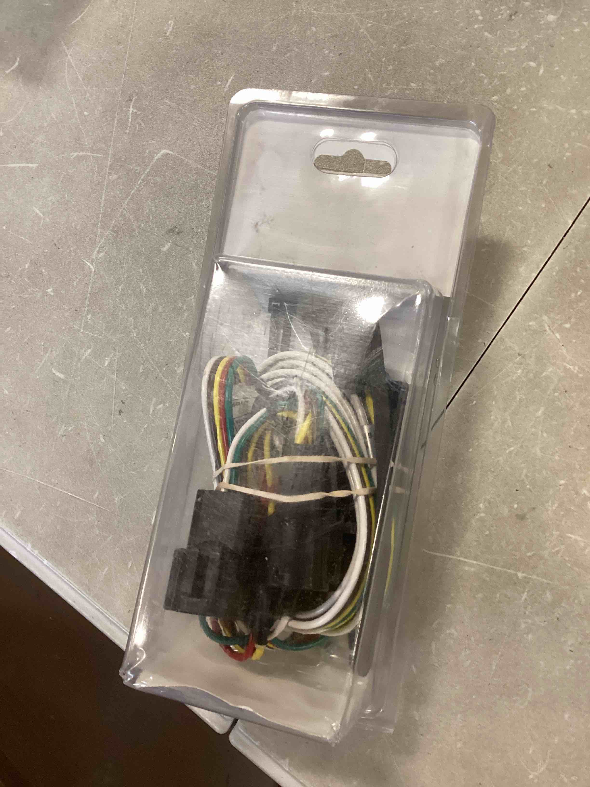 https://s3.amazonaws.com/lotting-images-prod/bidfta/YEL6621953_1715708093841.jpeg