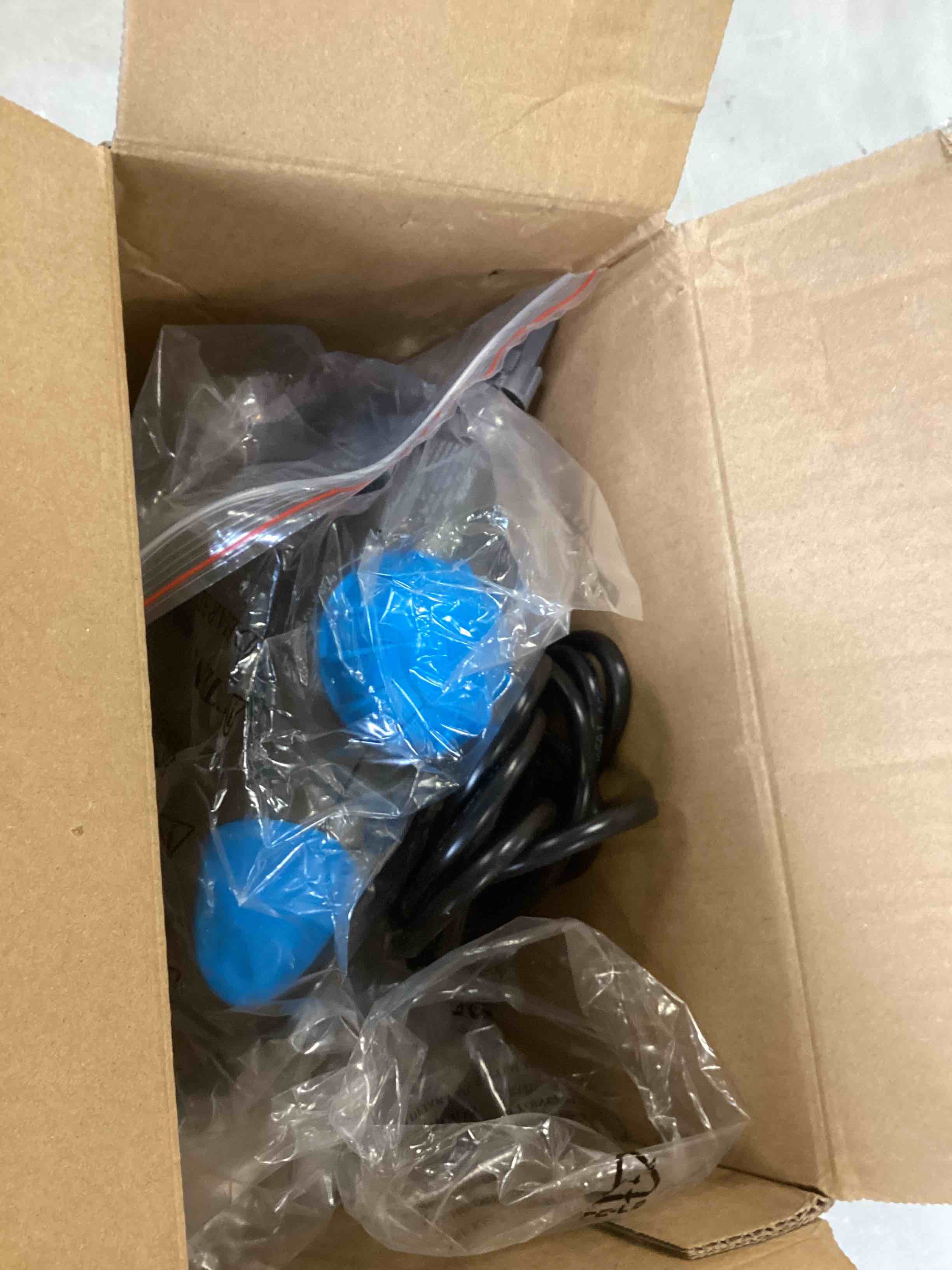 https://s3.amazonaws.com/lotting-images-prod/bidfta/YEL6622397_1715802025713.jpeg