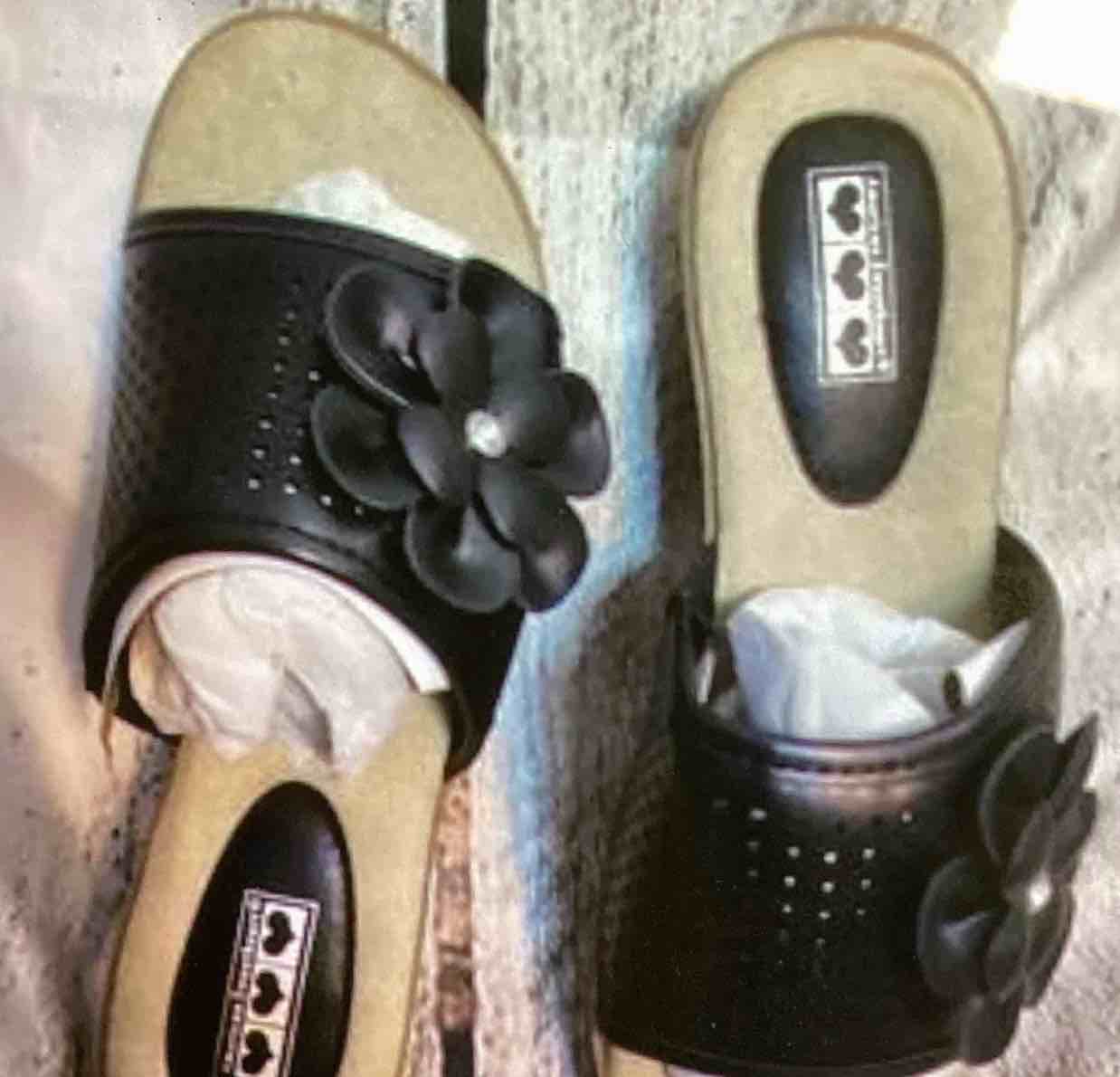 Size 6.5 American sweetheart sandals for women’s