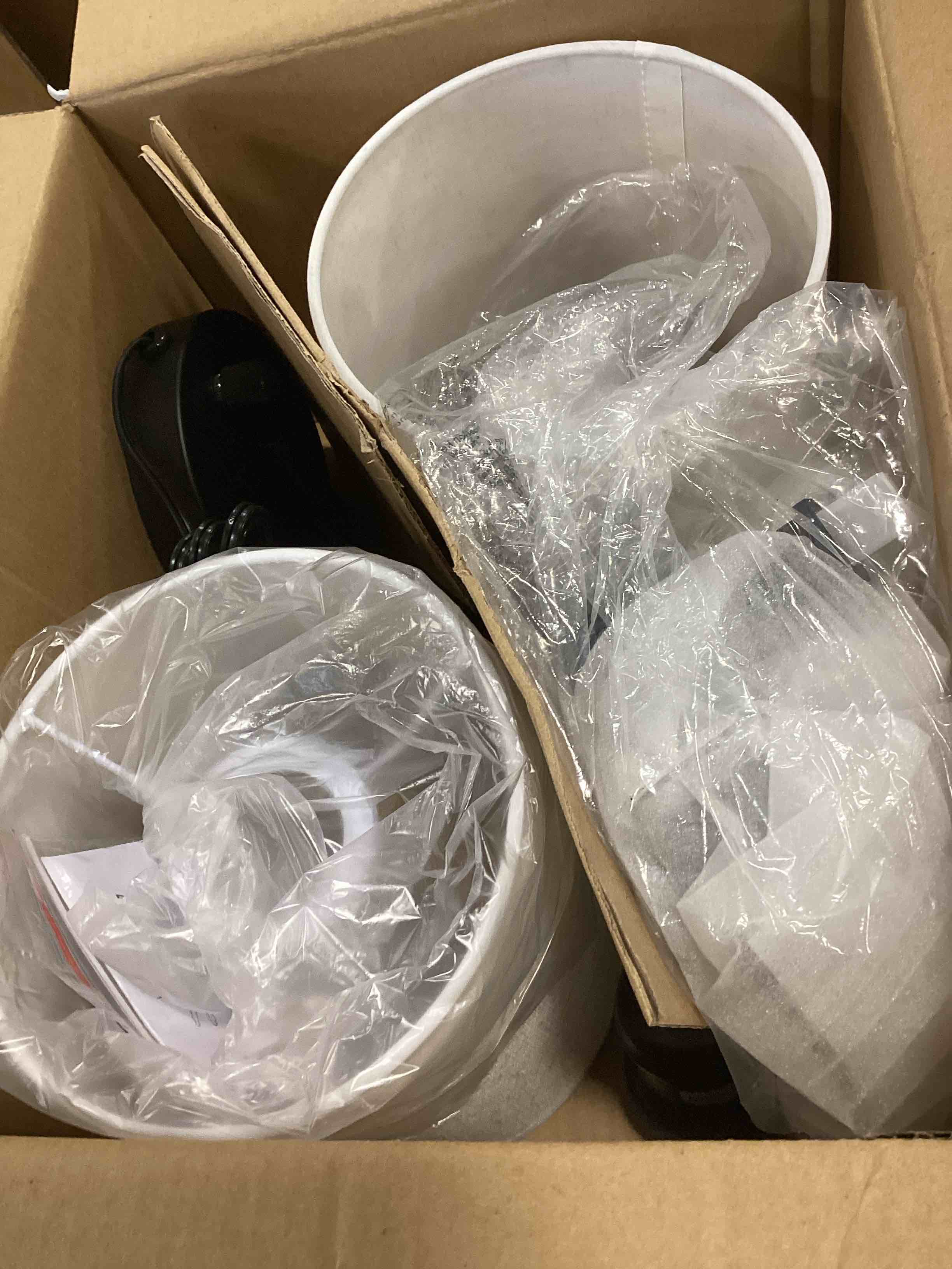 https://s3.amazonaws.com/lotting-images-prod/bidfta/YEL6623280_1715711211814.jpeg