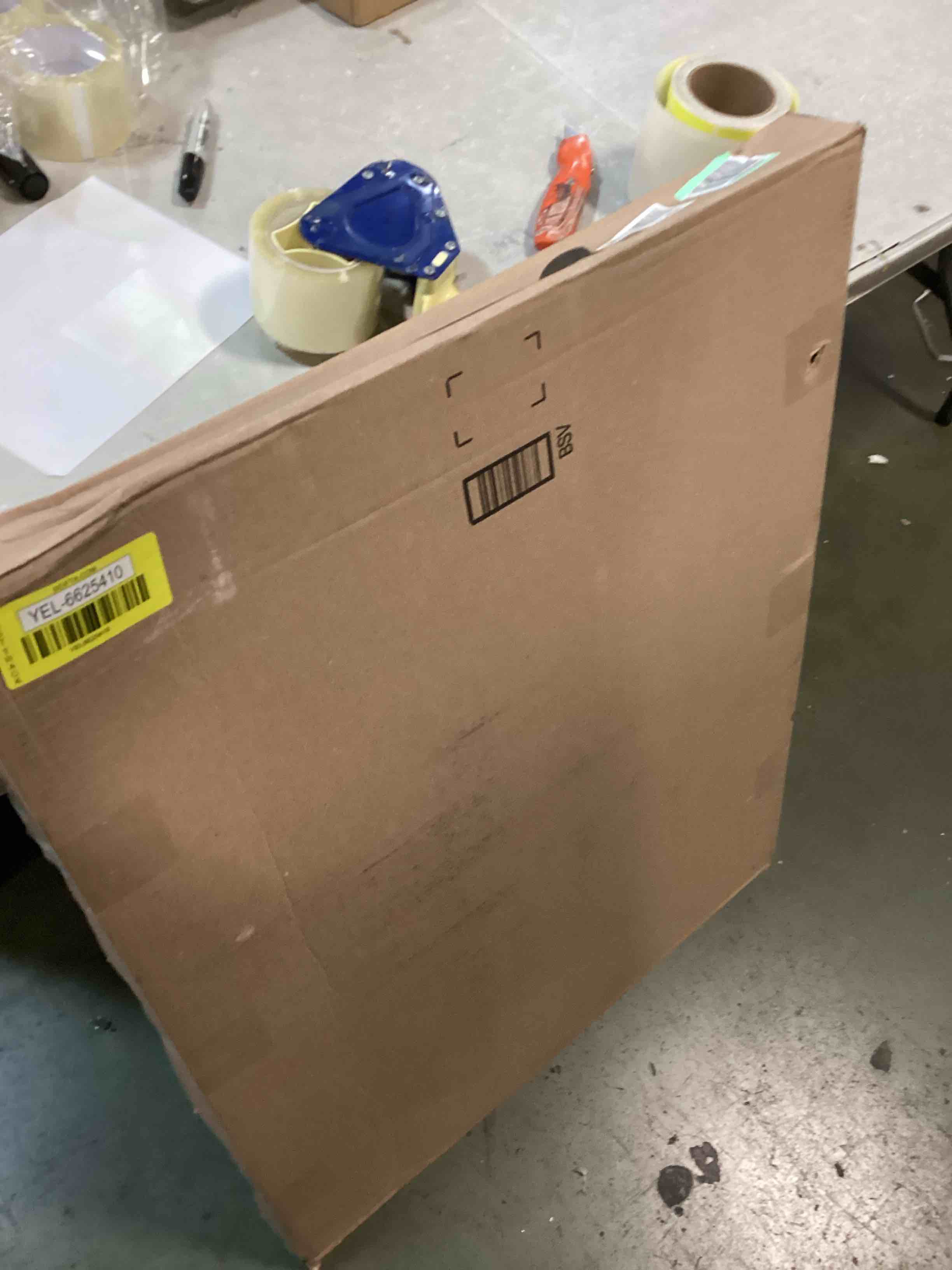 https://s3.amazonaws.com/lotting-images-prod/bidfta/YEL6625410_1718984792163.jpeg