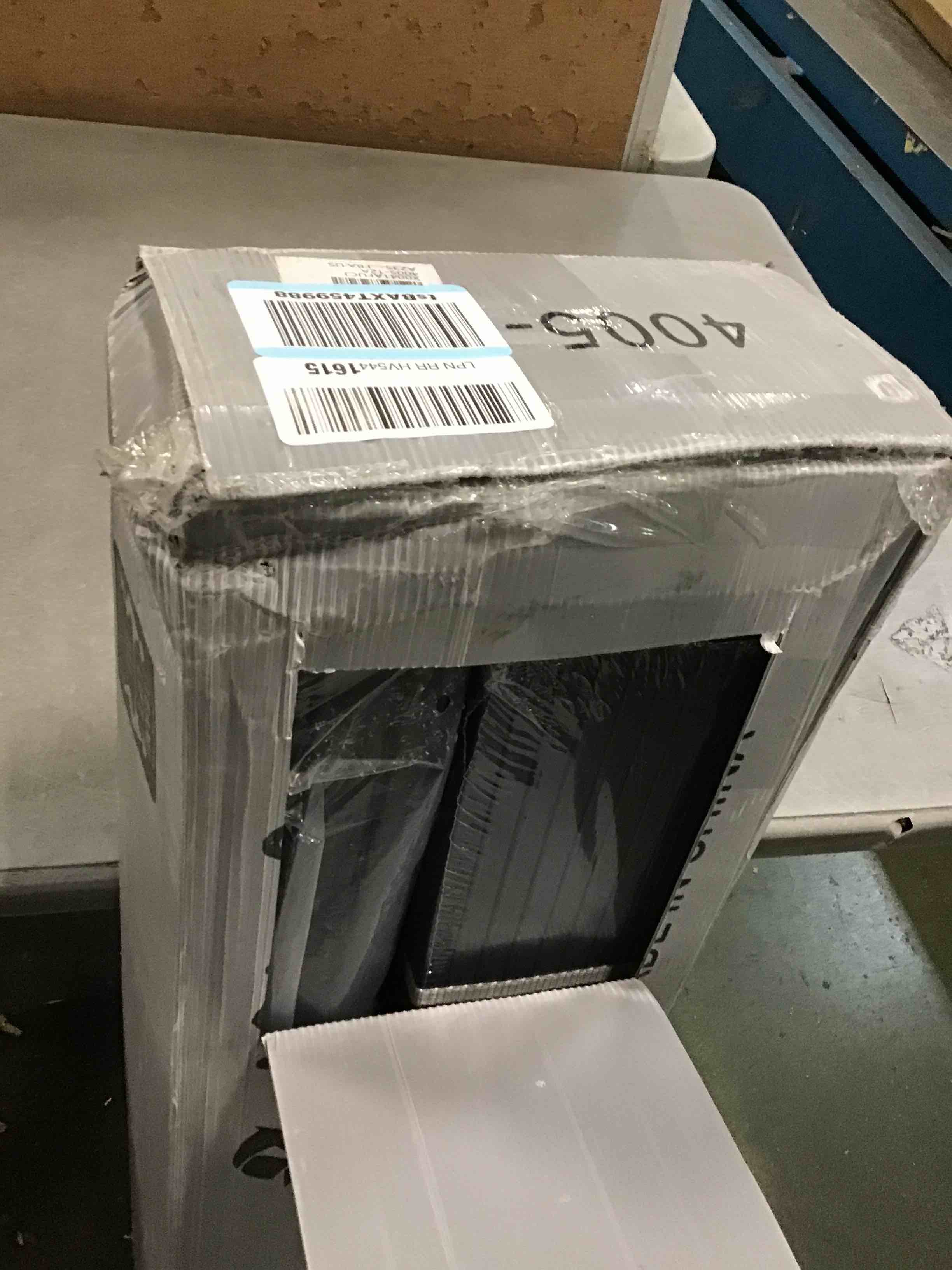 https://s3.amazonaws.com/lotting-images-prod/bidfta/YEL6626208_1715707517044.jpeg