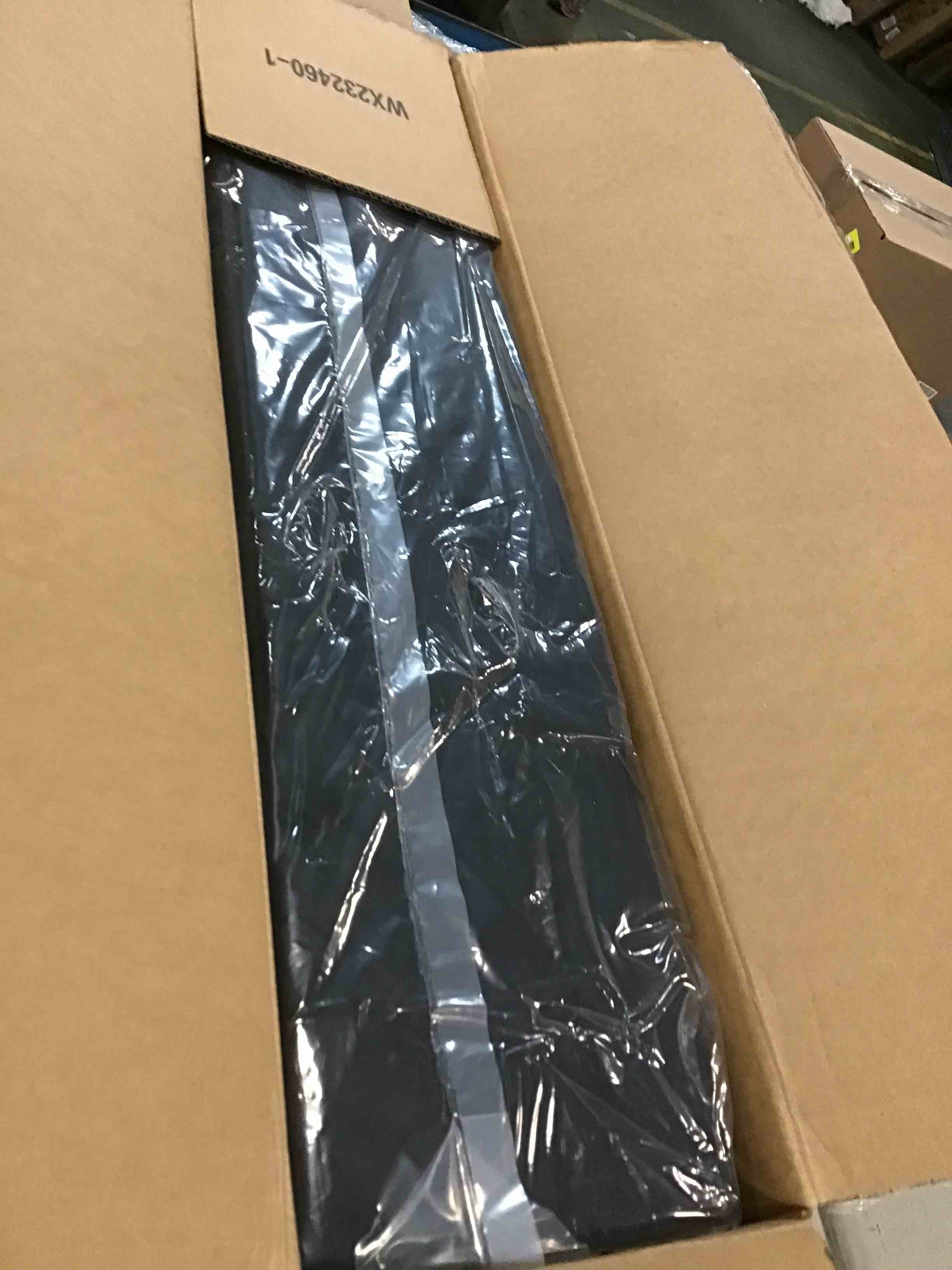 https://s3.amazonaws.com/lotting-images-prod/bidfta/YEL6627125_1716044117741.jpeg