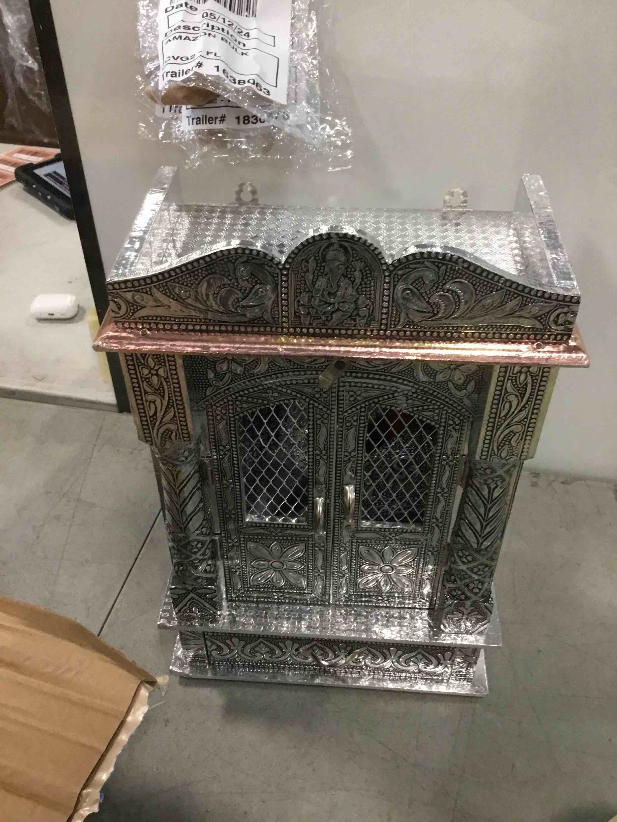 https://s3.amazonaws.com/lotting-images-prod/bidfta/YEL6628487_1715968817459.jpeg