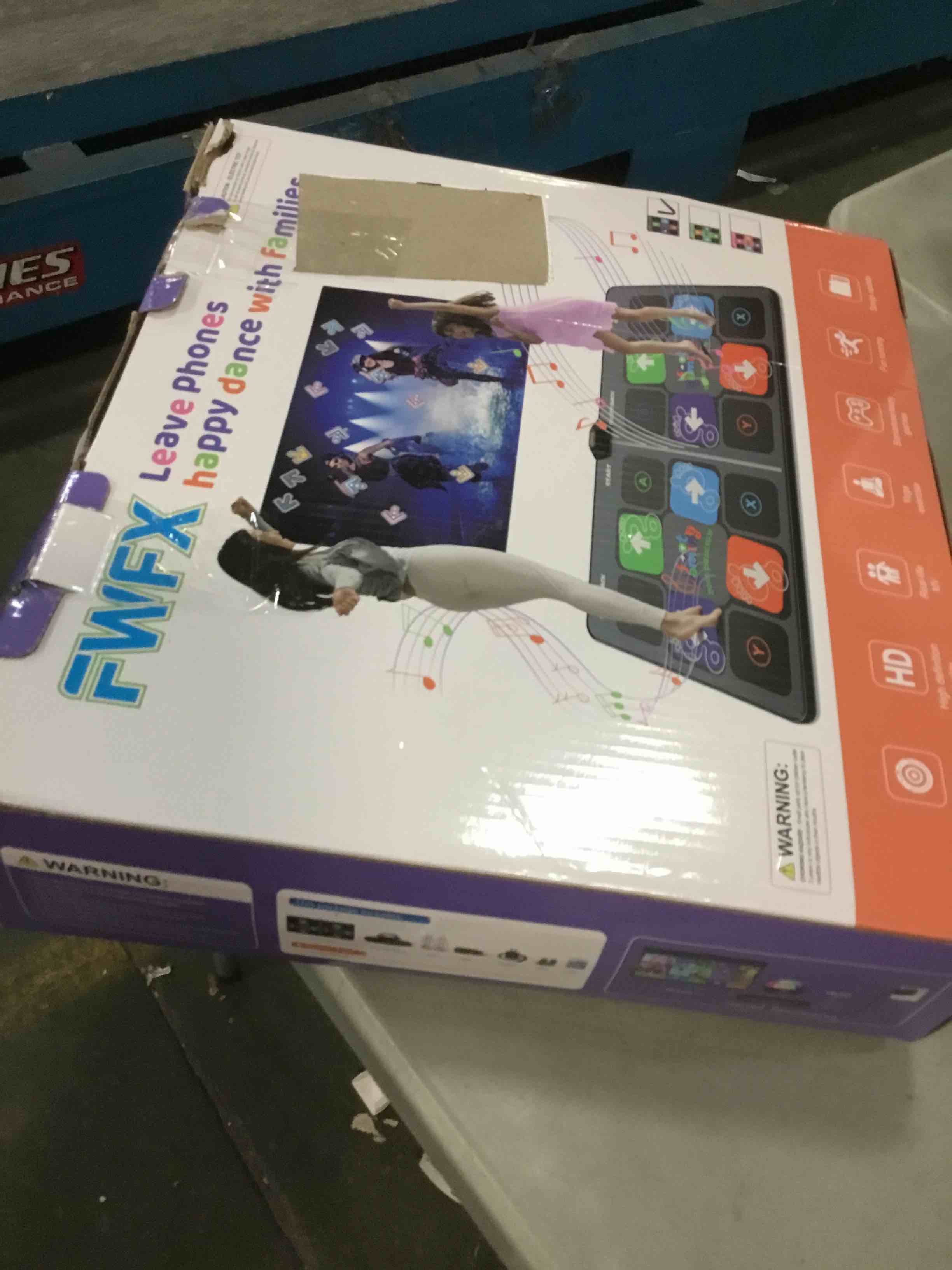 https://s3.amazonaws.com/lotting-images-prod/bidfta/YEL6628980_1715708128188.jpeg