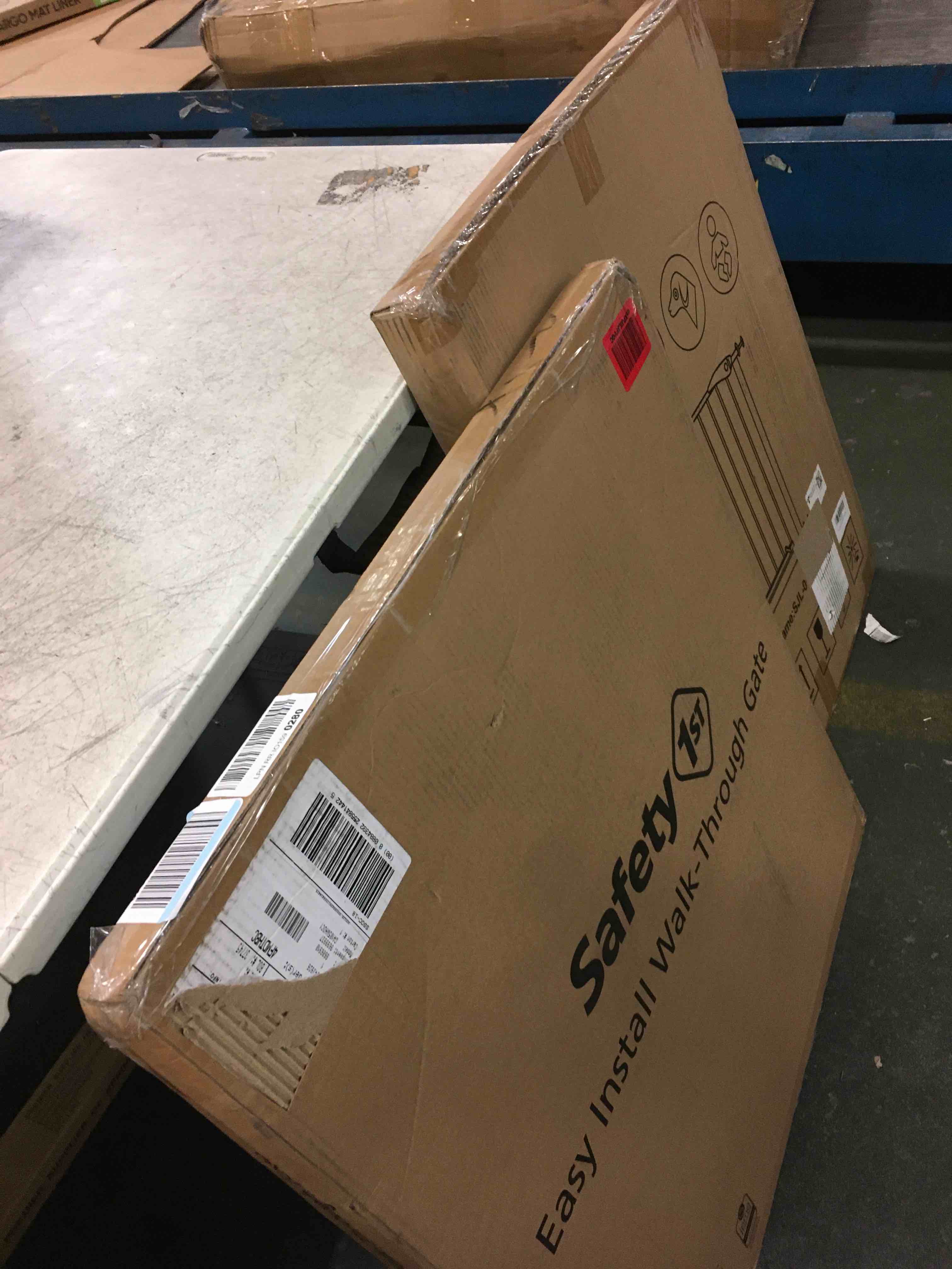 https://s3.amazonaws.com/lotting-images-prod/bidfta/YEL6629078_1715773945784.jpeg