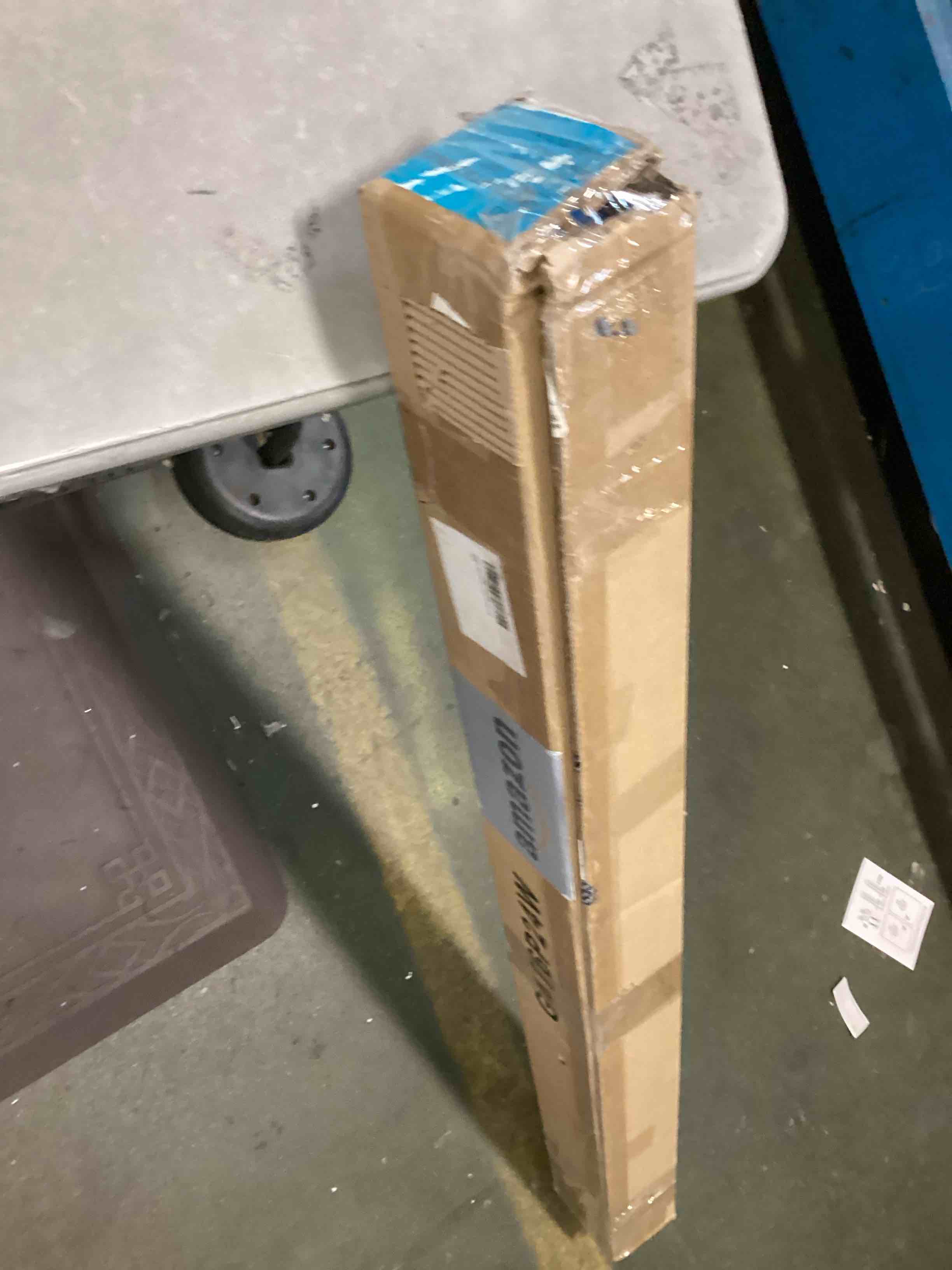 https://s3.amazonaws.com/lotting-images-prod/bidfta/YEL6629724_1715962507215.jpeg