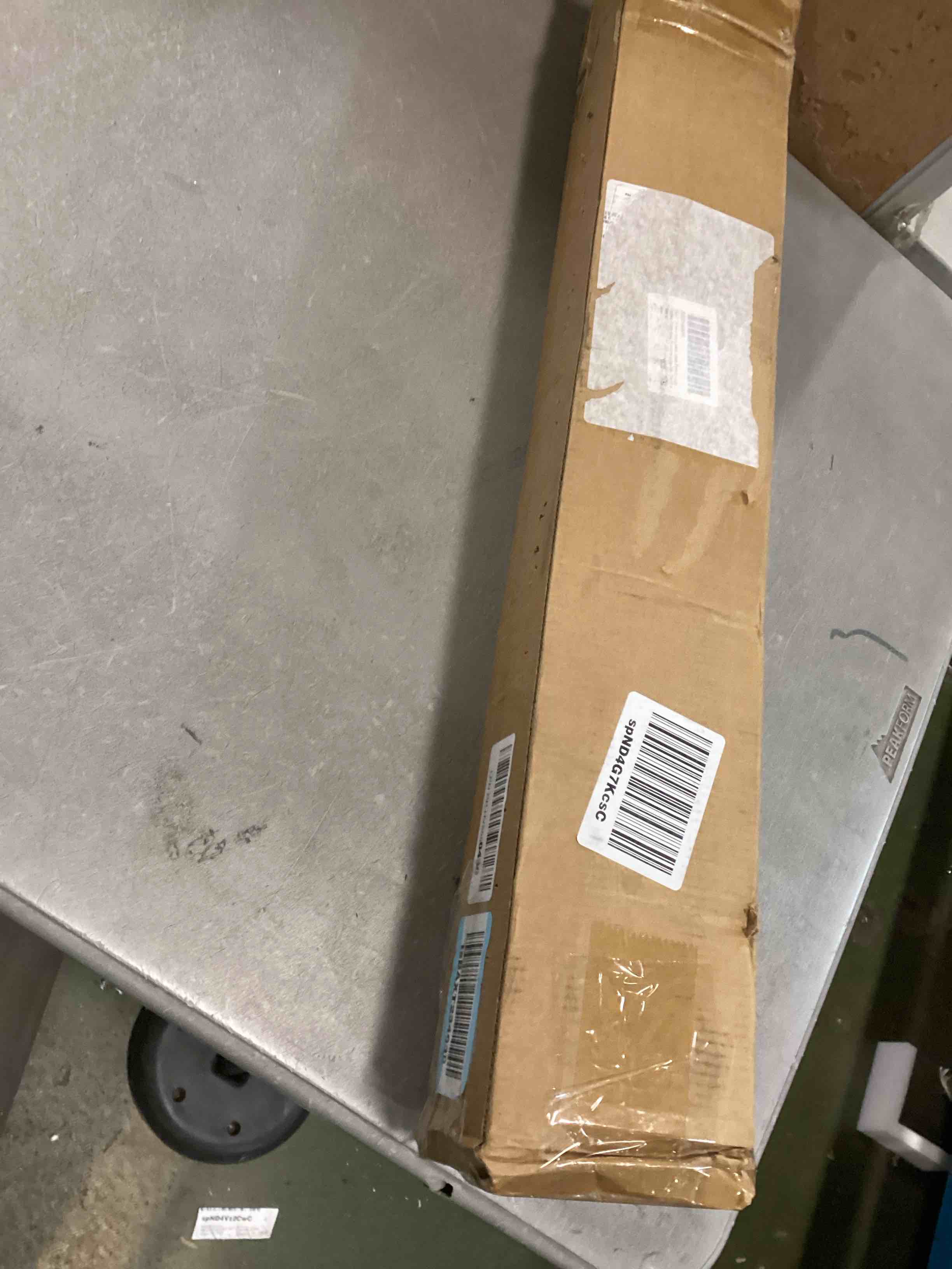 https://s3.amazonaws.com/lotting-images-prod/bidfta/YEL6629977_1716052440249.jpeg