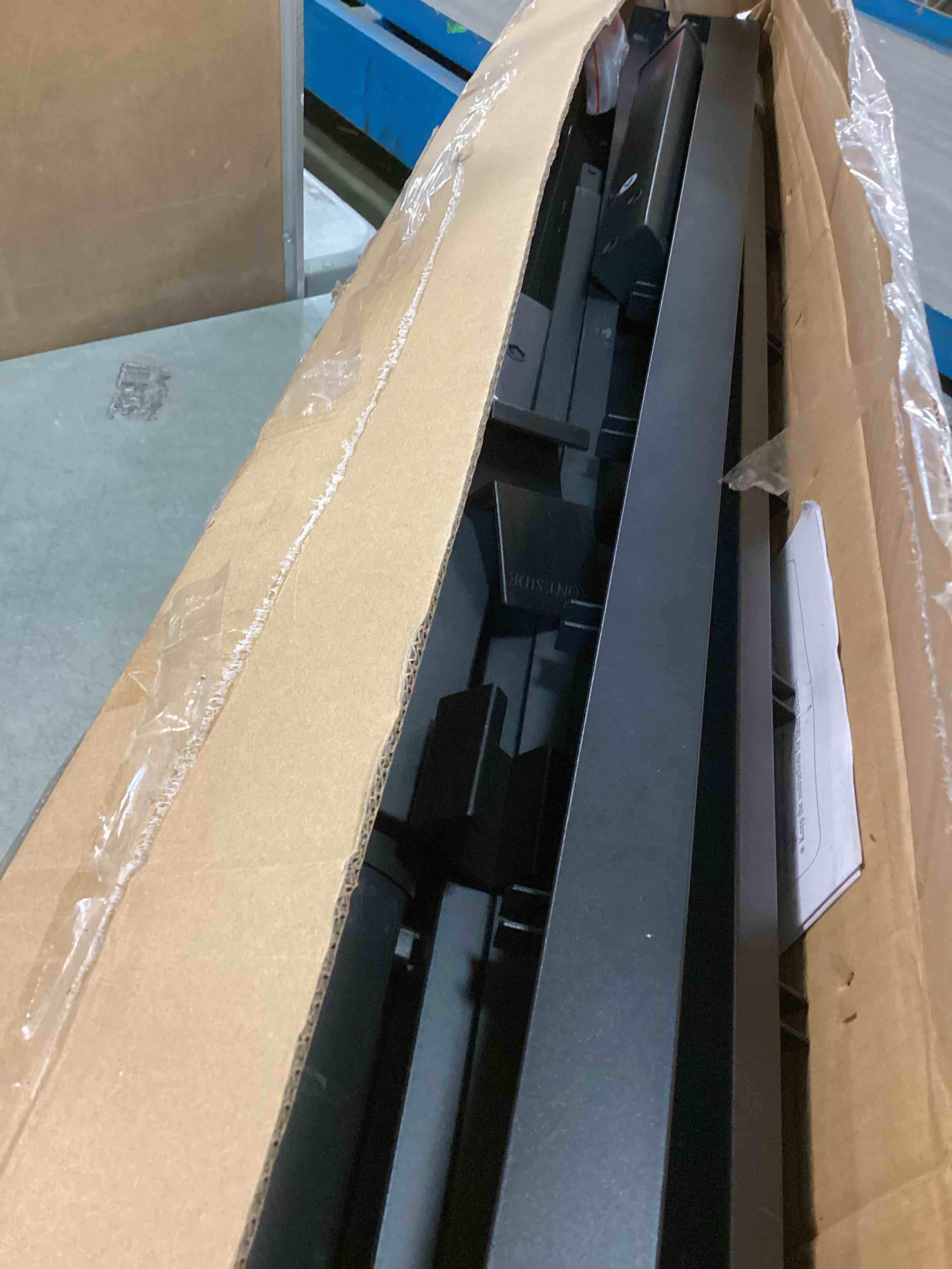 https://s3.amazonaws.com/lotting-images-prod/bidfta/YEL6630995_1715802465680.jpeg