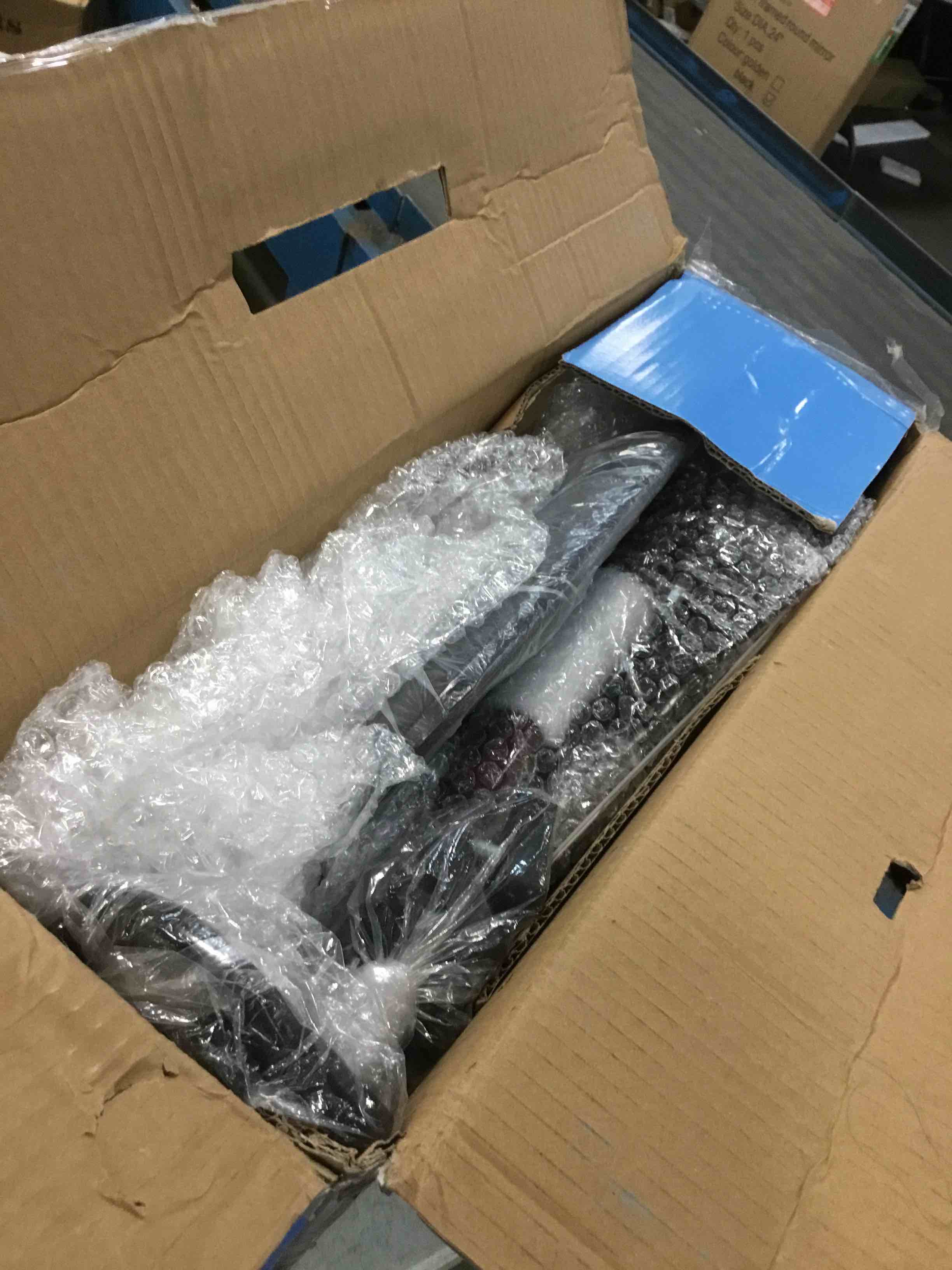 https://s3.amazonaws.com/lotting-images-prod/bidfta/YEL6631906_1716211508029.jpeg