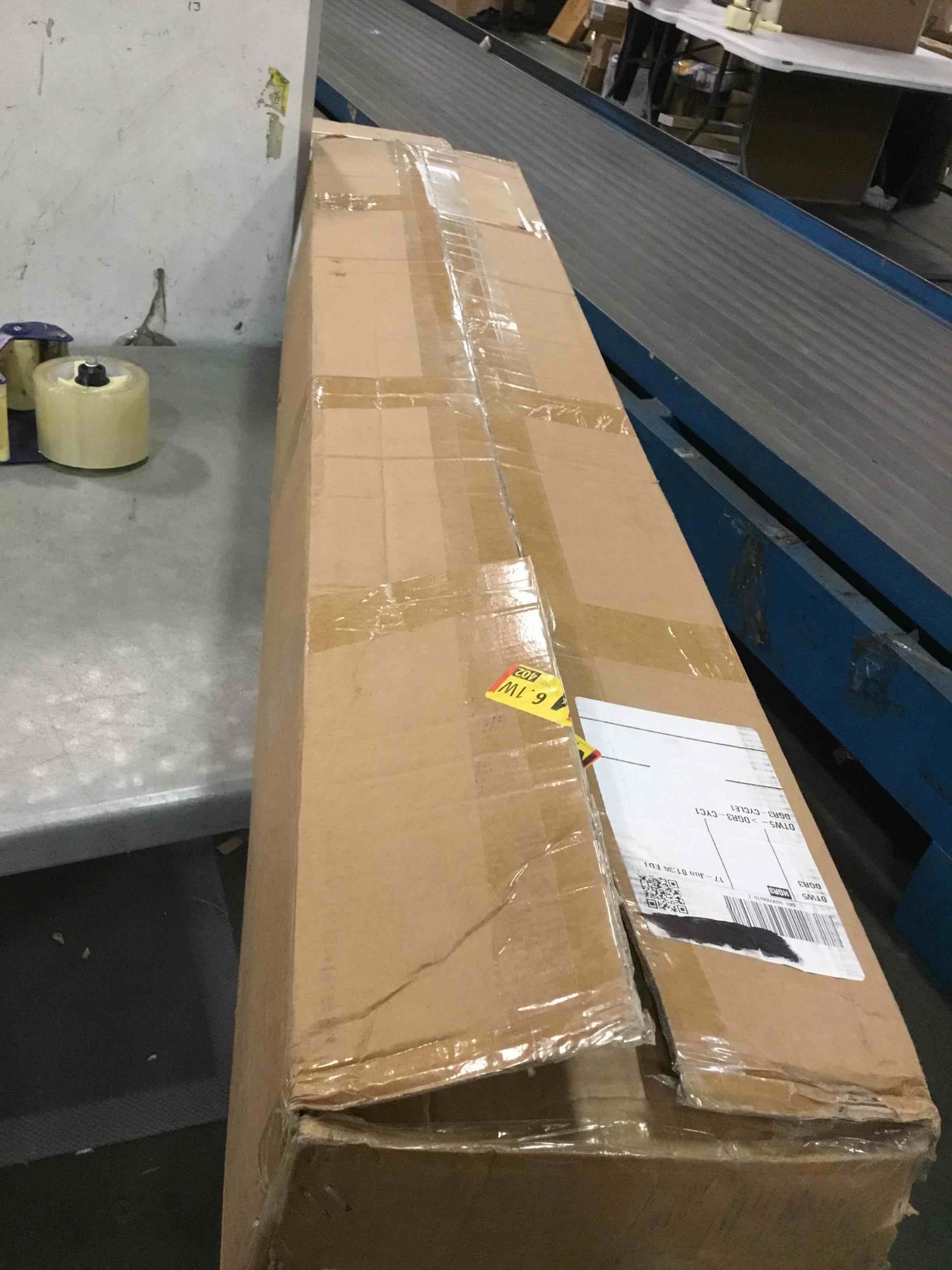 https://s3.amazonaws.com/lotting-images-prod/bidfta/YEL6635020_1722264902505.jpeg