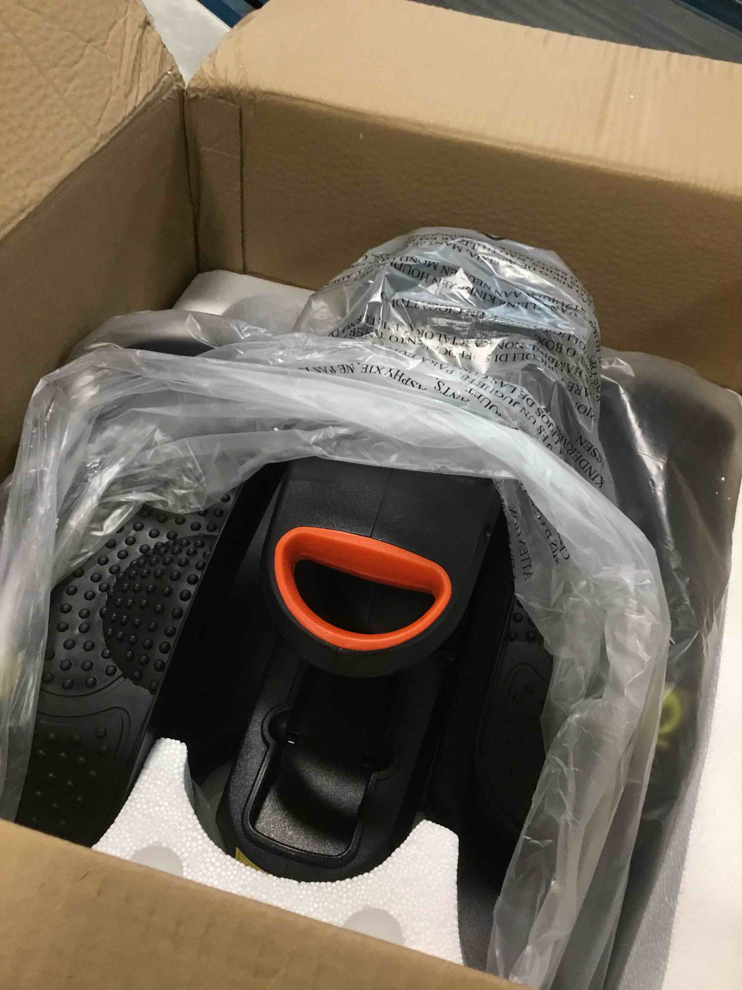 https://s3.amazonaws.com/lotting-images-prod/bidfta/YEL6635793_1722438533899.jpeg