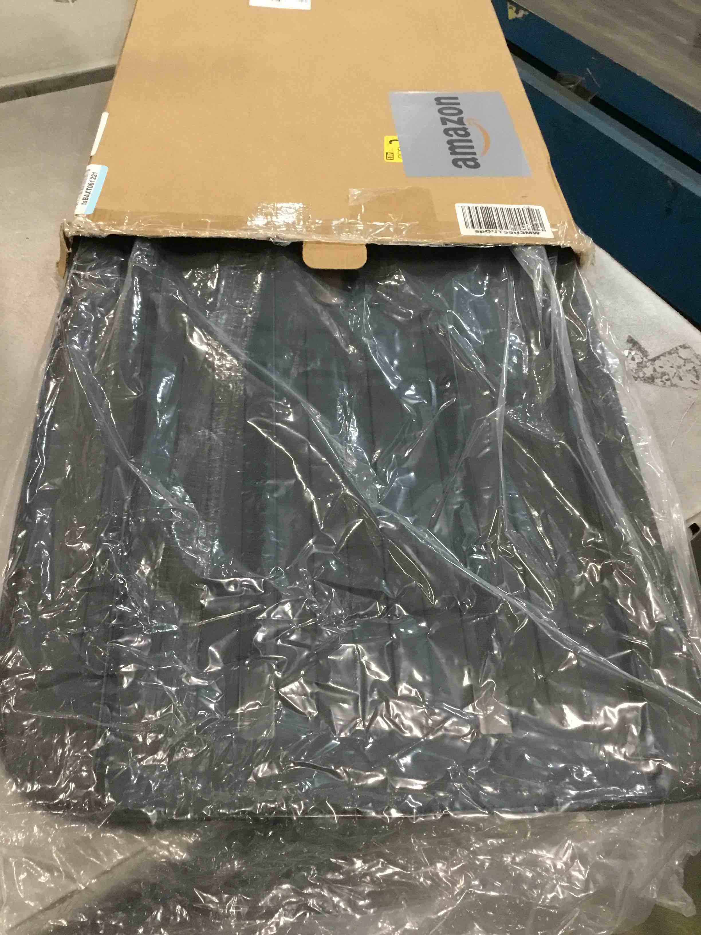 https://s3.amazonaws.com/lotting-images-prod/bidfta/YEL6636315_1722615511138.jpeg