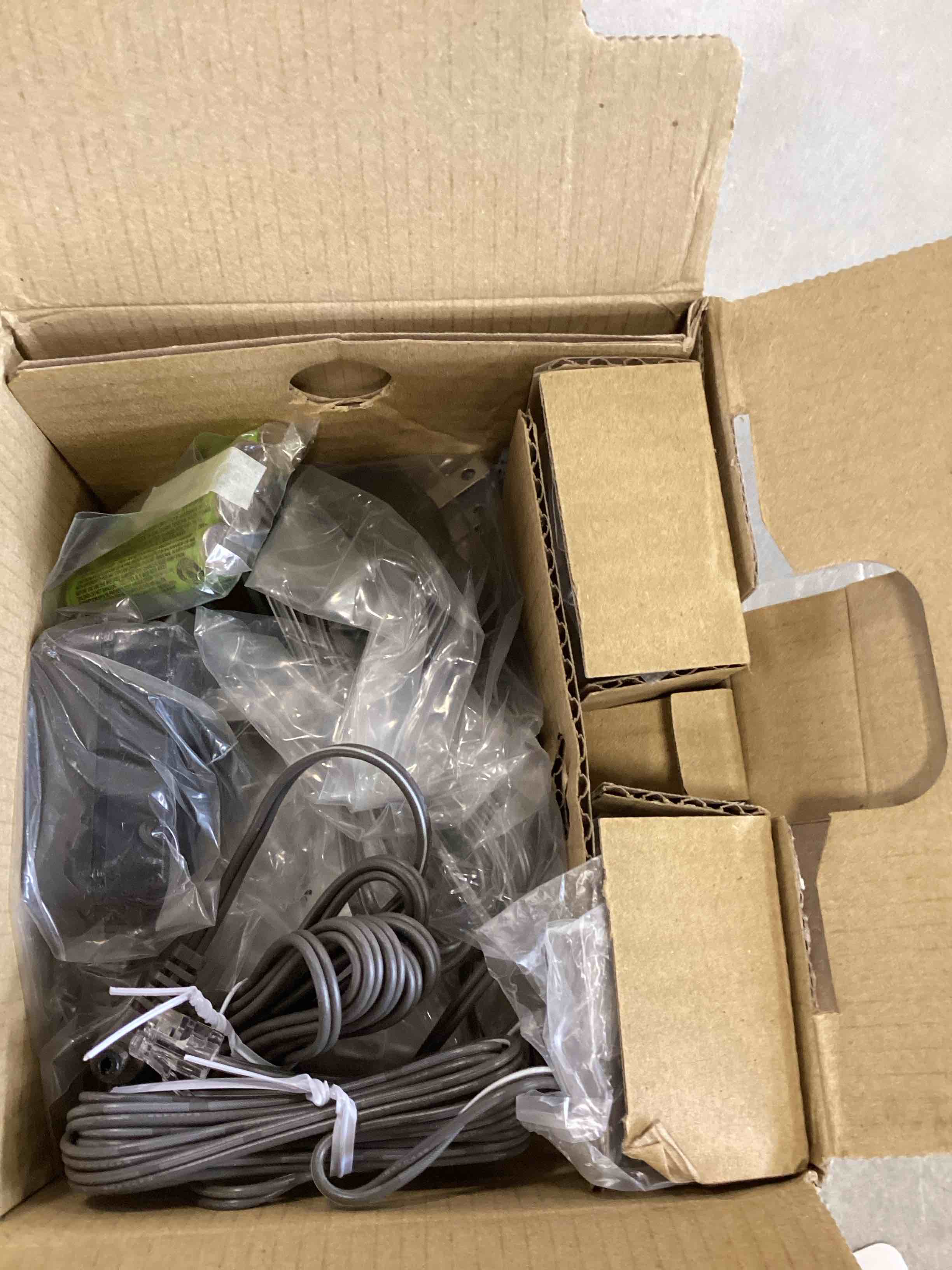https://s3.amazonaws.com/lotting-images-prod/bidfta/YEL6636677_1721851763160.jpeg