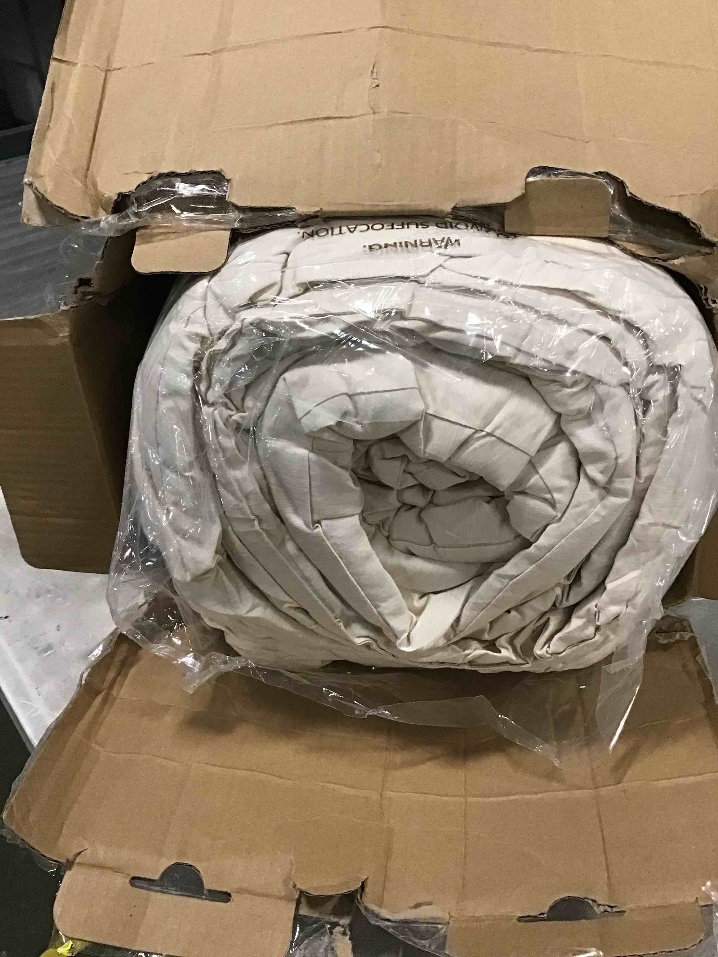 https://s3.amazonaws.com/lotting-images-prod/bidfta/YEL6639540_1722650264678.jpeg