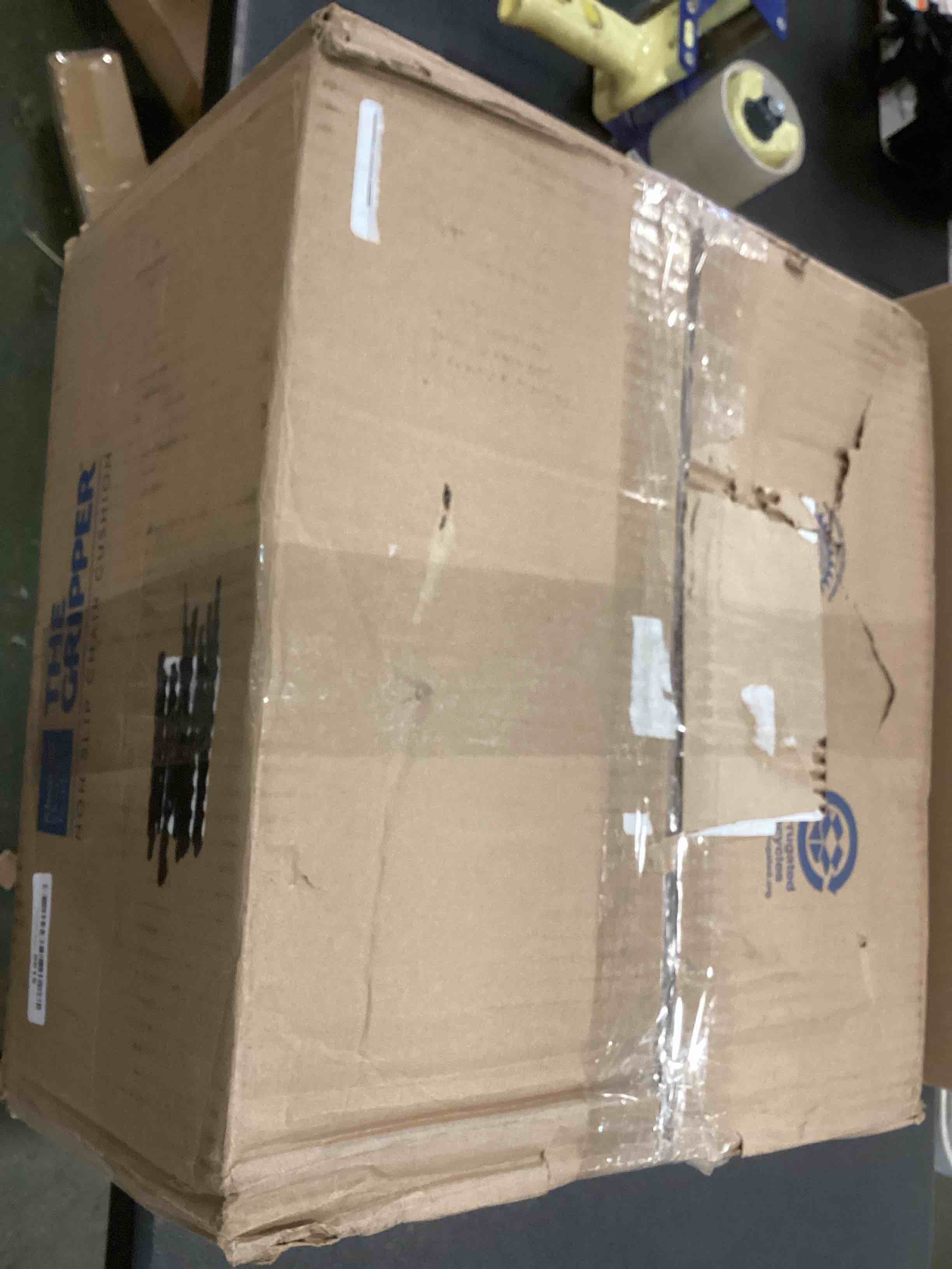 https://s3.amazonaws.com/lotting-images-prod/bidfta/YEL6640319_1722367260083.jpeg