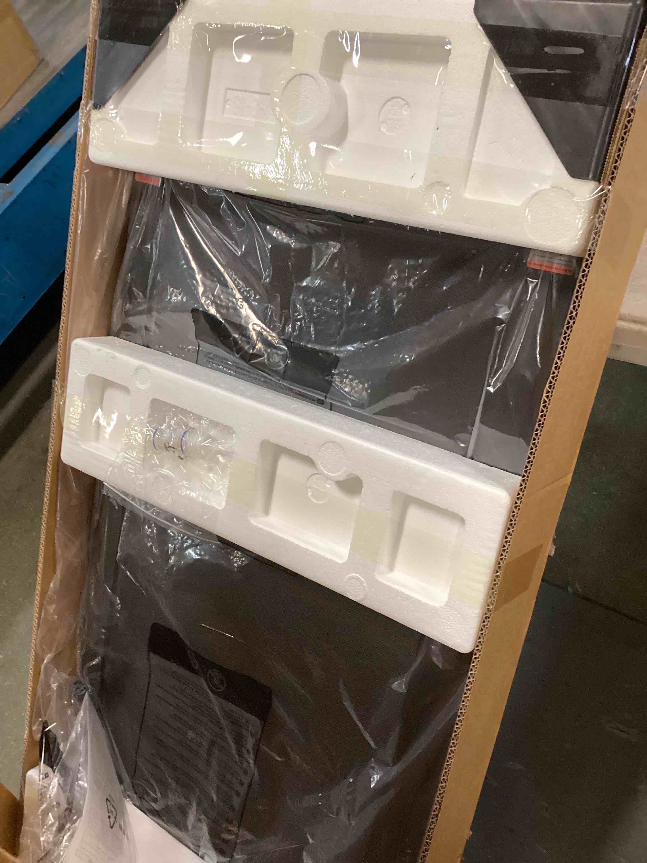 https://s3.amazonaws.com/lotting-images-prod/bidfta/YEL6640435_1722435747542.jpeg