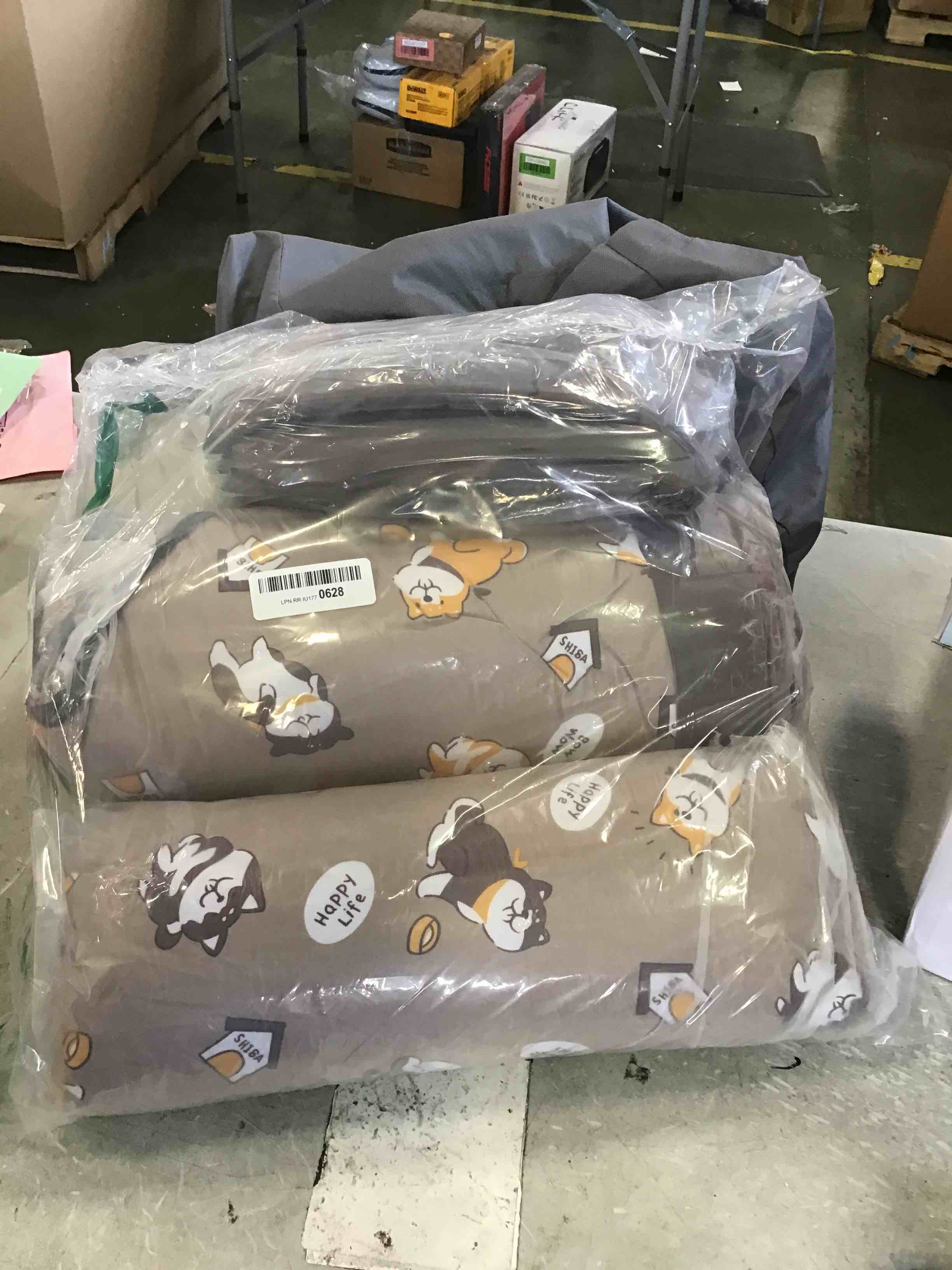 https://s3.amazonaws.com/lotting-images-prod/bidfta/YEL6641761_1722359261292.jpeg