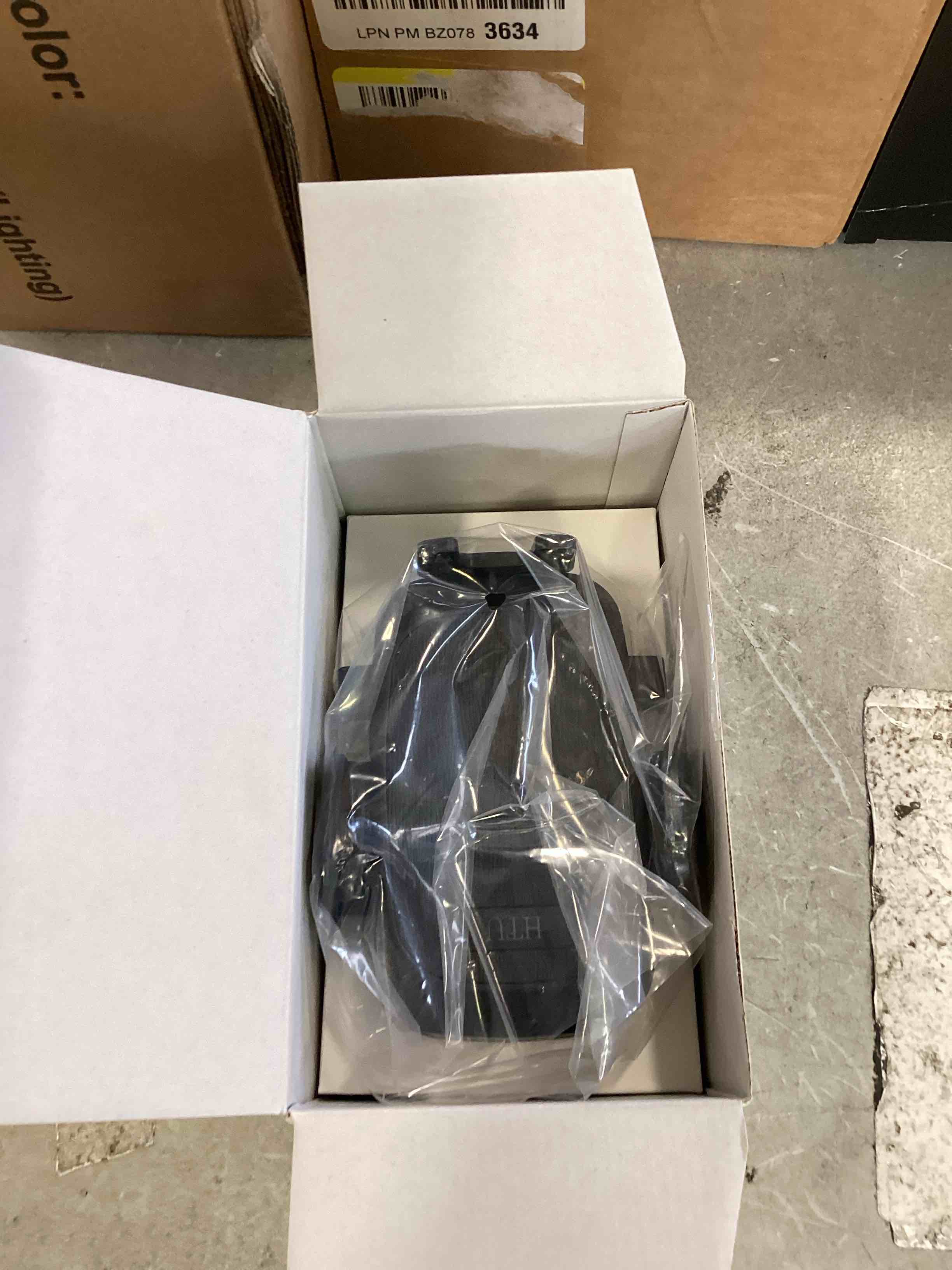 https://s3.amazonaws.com/lotting-images-prod/bidfta/YEL6642261_1722517720914.jpeg