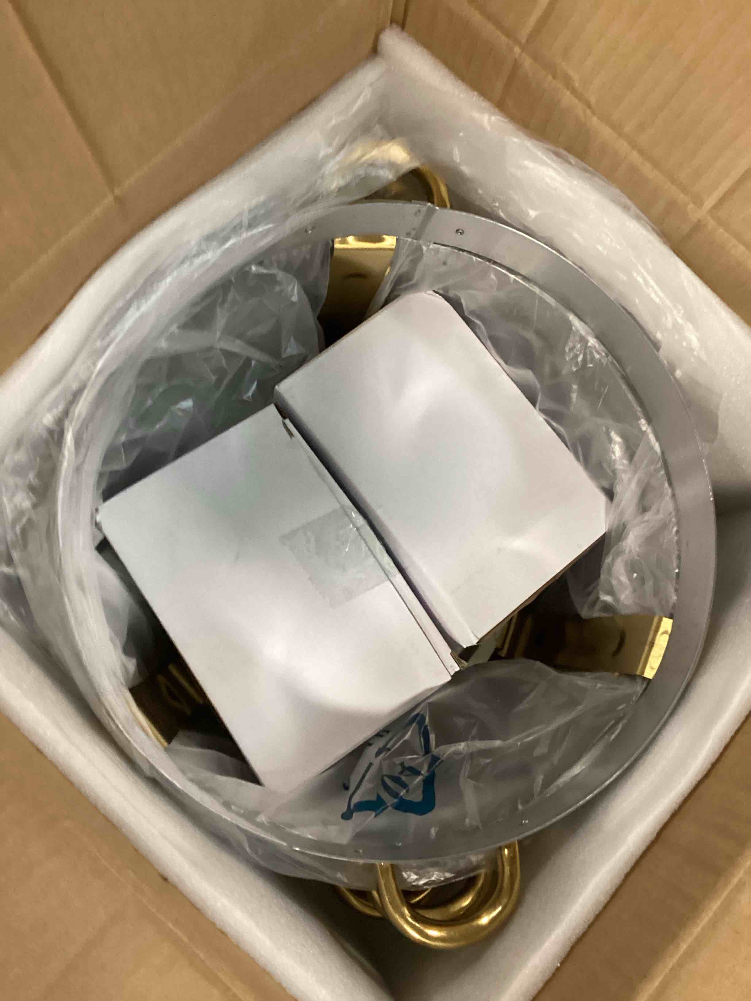 https://s3.amazonaws.com/lotting-images-prod/bidfta/YEL6643013_1722982260521.jpeg