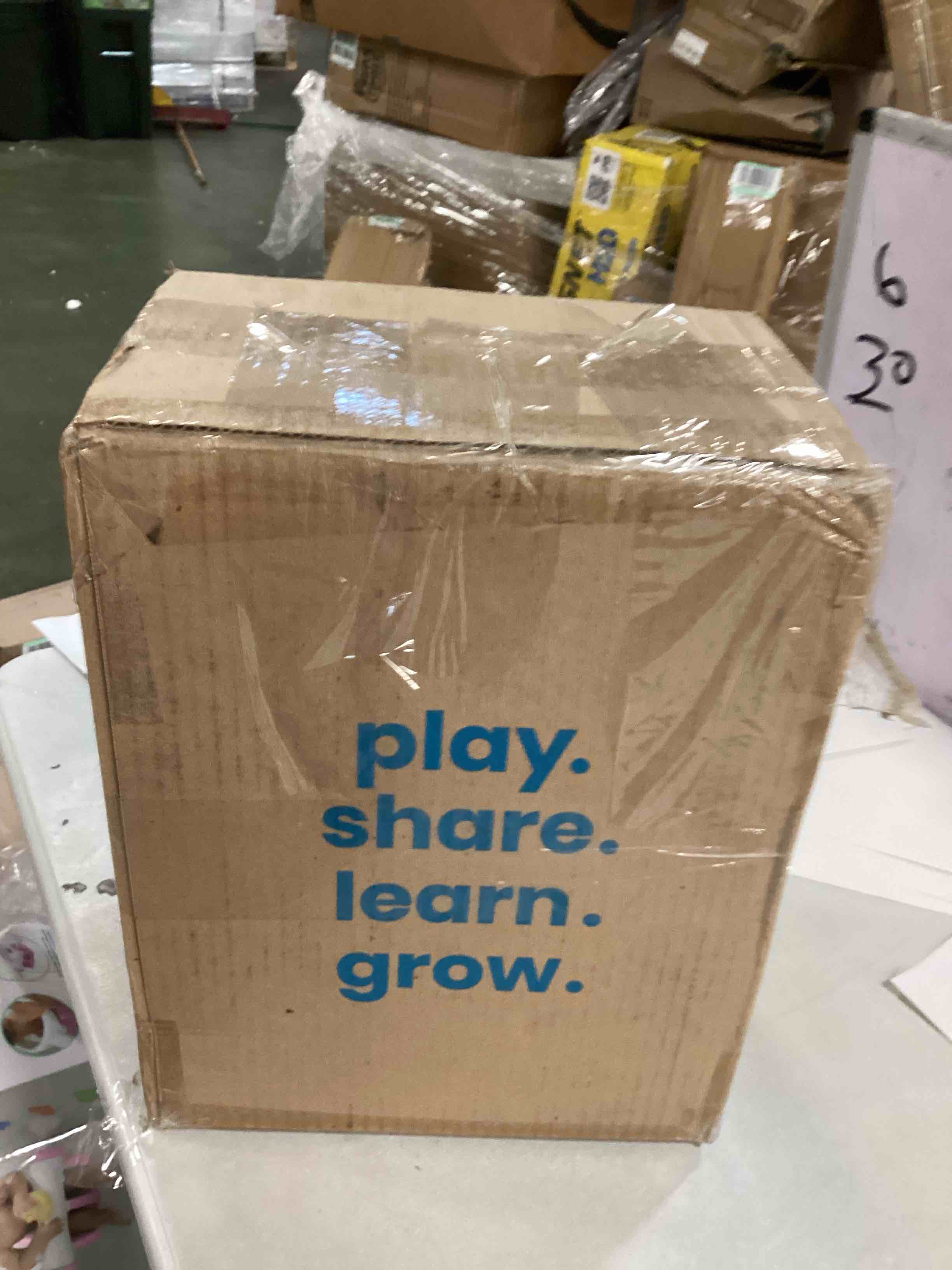 https://s3.amazonaws.com/lotting-images-prod/bidfta/YEL6643250_1723076127699.jpeg