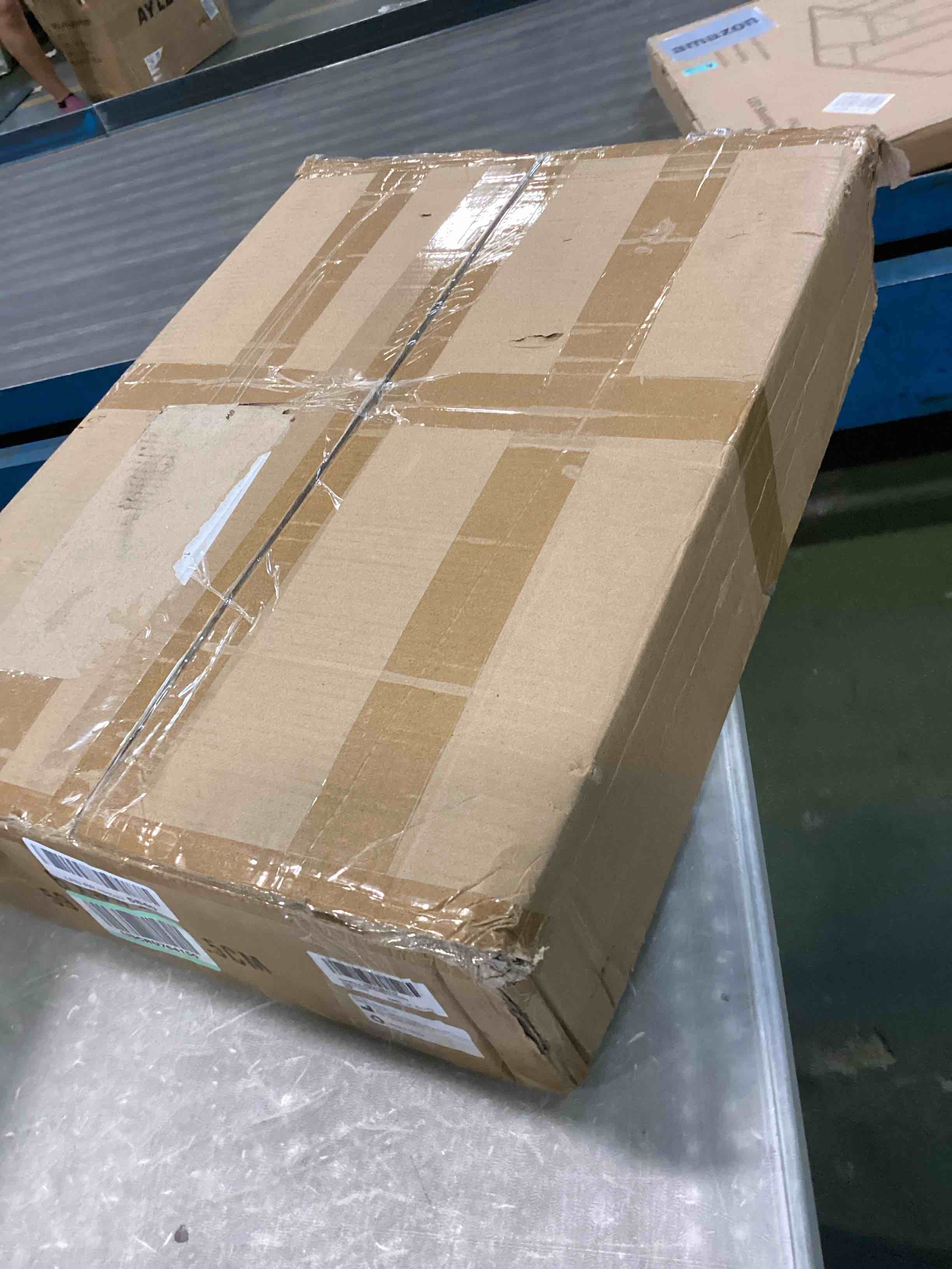 https://s3.amazonaws.com/lotting-images-prod/bidfta/YEL6644079_1720455858115.jpeg